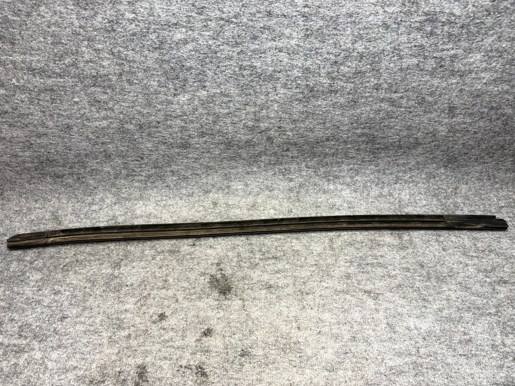 ♦️2017–2023 TESLA MODEL 3 REAR LEFT DOOR WINDOW BELT MOLDING OEM, 1080745-00-F