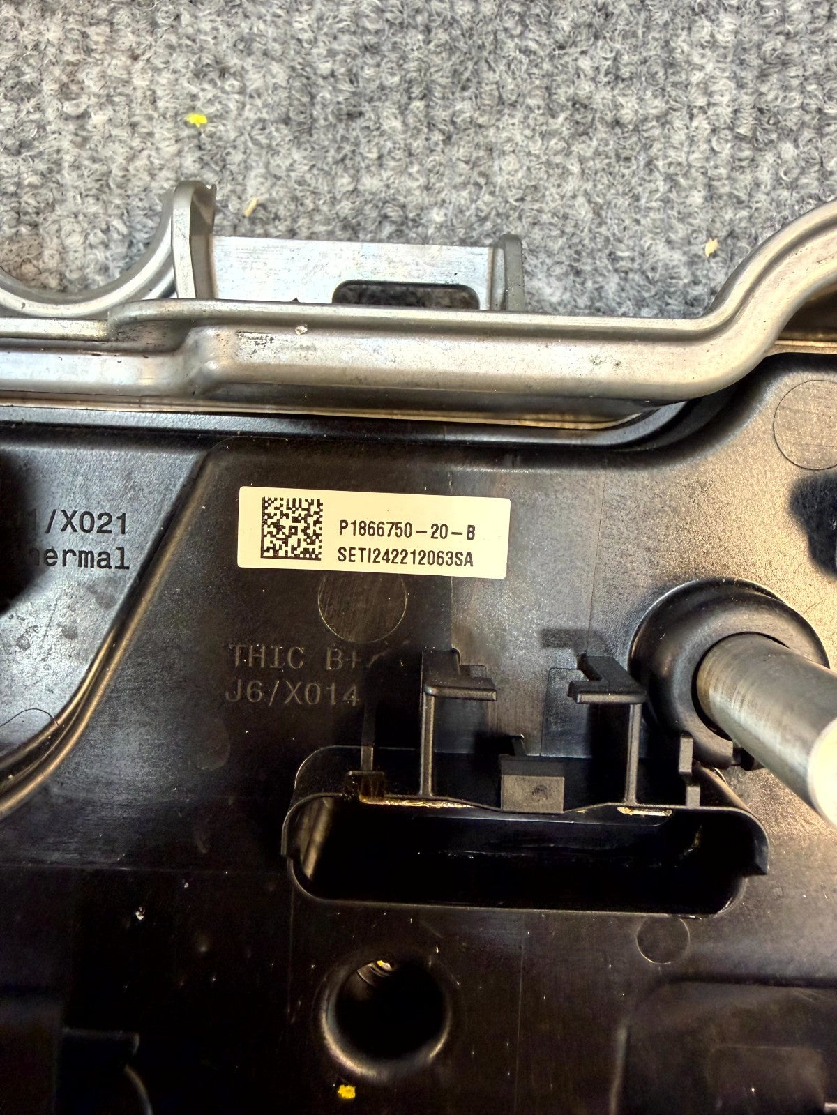 2020-2024 TESLA MODEL Y FRONT BODY COMPUTER CONTROL MODULE COVER OEM, 1497327-00