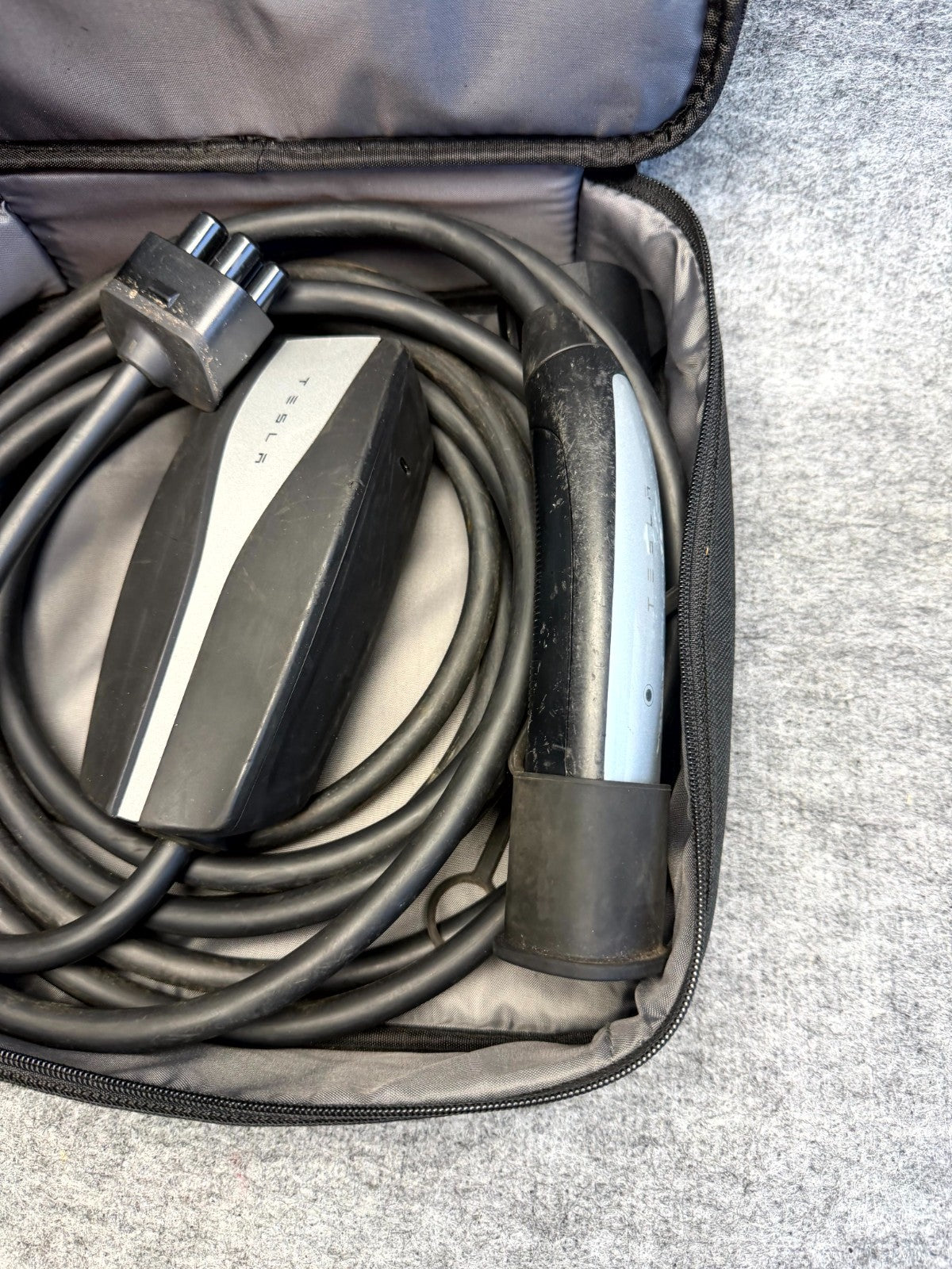 ♦️17-23 TESLA MODEL 3 Y X CHARGING CHARGER CASE HOLDER BAG OEM 1509564-00-A
