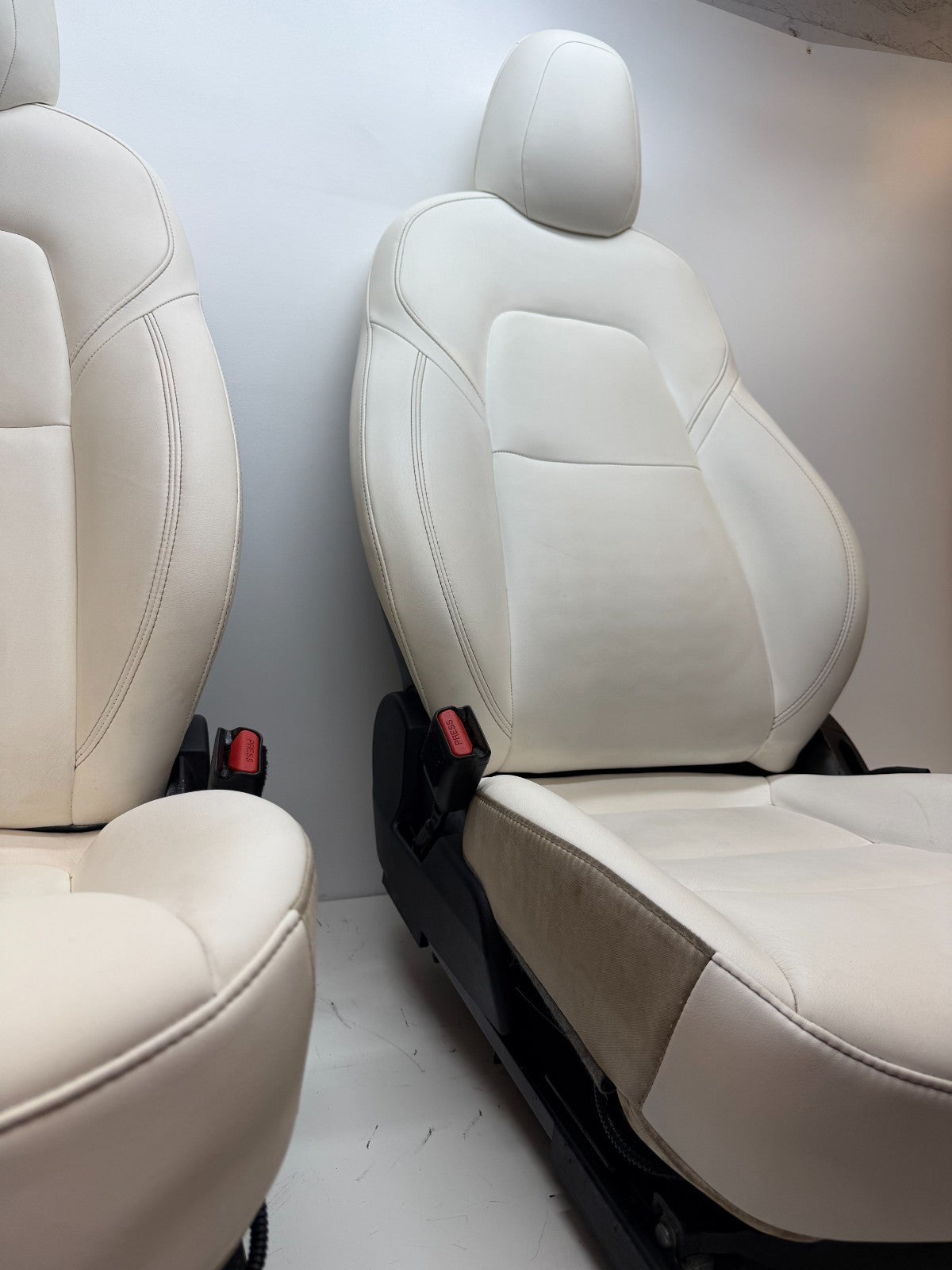 2017-2023 TESLA MODEL Y FRONT & REAR SET OF SEATS ASSY WHITE