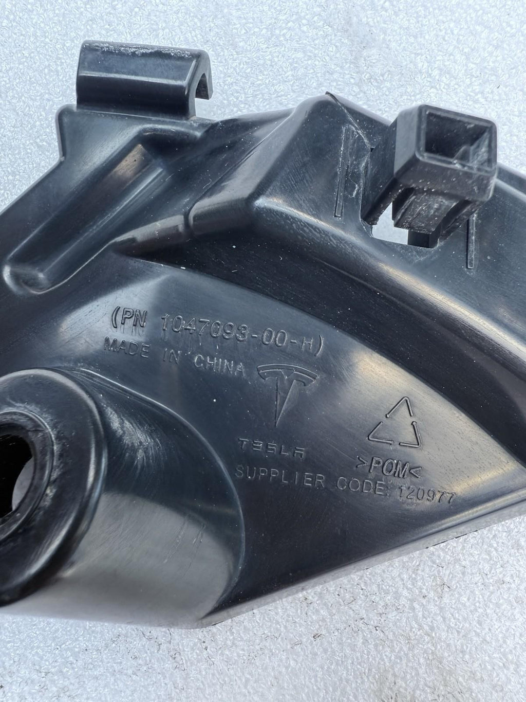 ♦️2016-2020 TESLA MODEL X S FRONT RIGHT BRACKET MOUNT SUPPORT OEM, 1047093-00-H