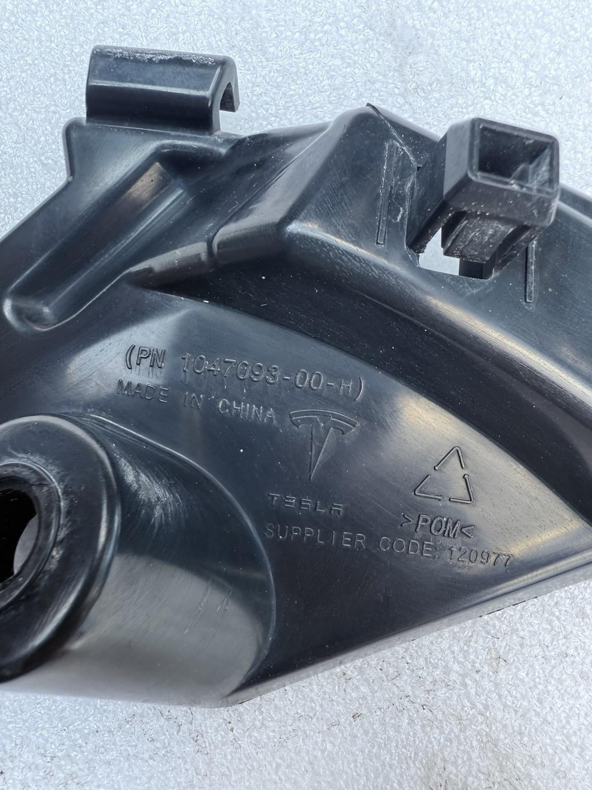 ♦️2016-2020 TESLA MODEL X S FRONT RIGHT BRACKET MOUNT SUPPORT OEM, 1047093-00-H