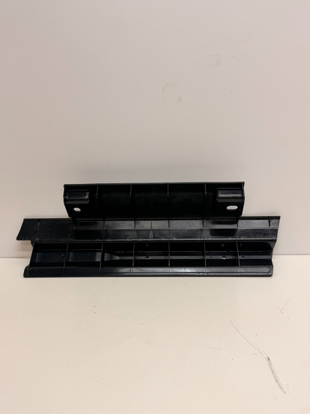 12-20 Model S Rear Passenger Side Trunk Carpet Mount Bracket Right 1009174-00-E