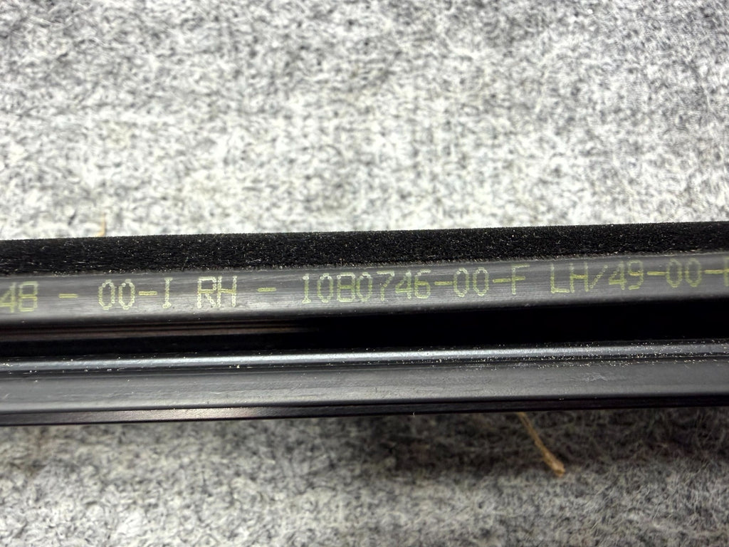 ♦️17-23 TESLA MODEL 3 REAR RIGHT DOOR WINDOW OUTER BELT MOLDING OEM, 108074600F