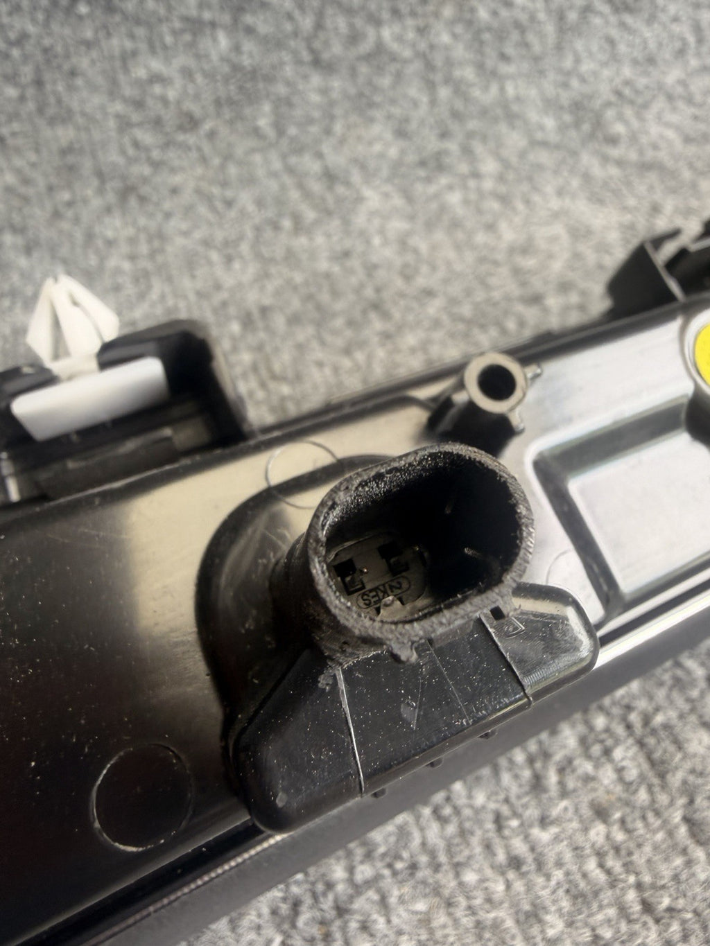 2025-2026 Tesla Model Y Juniper Front Center Lightbar Light Bar 2038294-00-C OEM