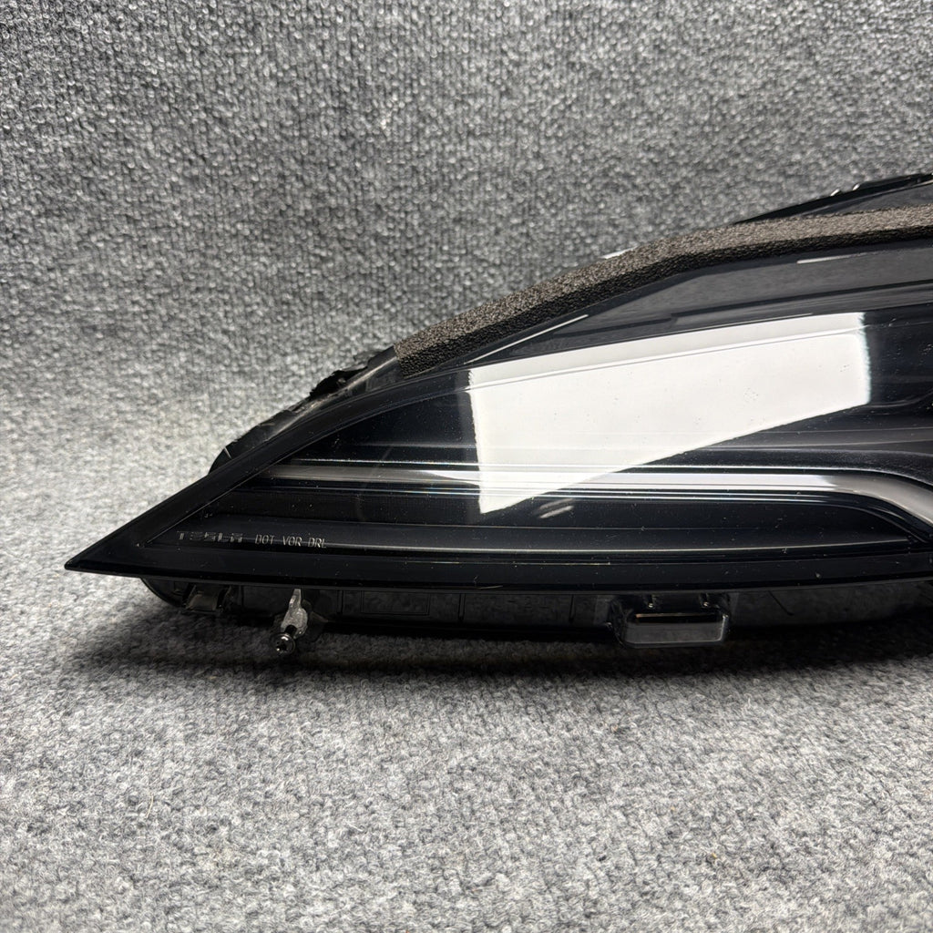 2024-2025 TESLA MODEL 3 HEADLIGHT OEM LEFT LH DRIVER SIDE LED 1694086-00-G