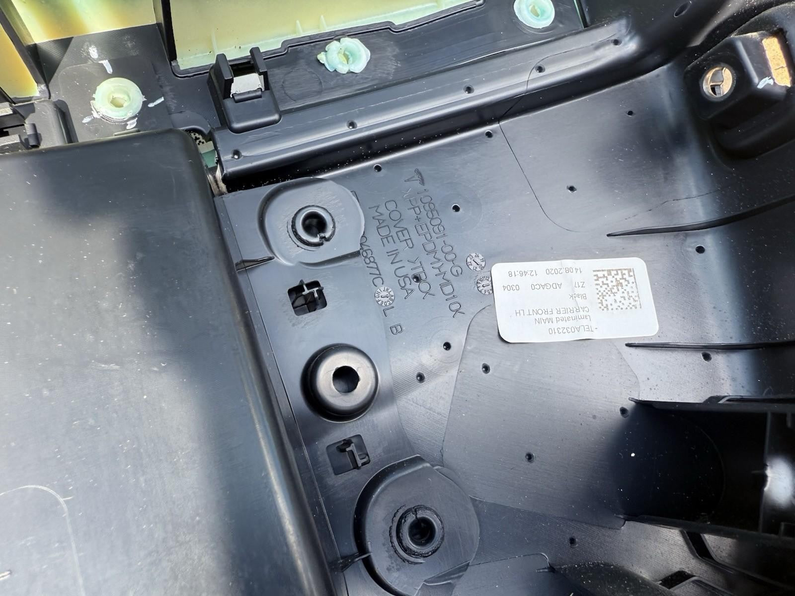 ♦️2016-2020 TESLA MODEL X FRONT LEFT SIDE DOOR TRIM PANEL OEM, 1055327-21-M