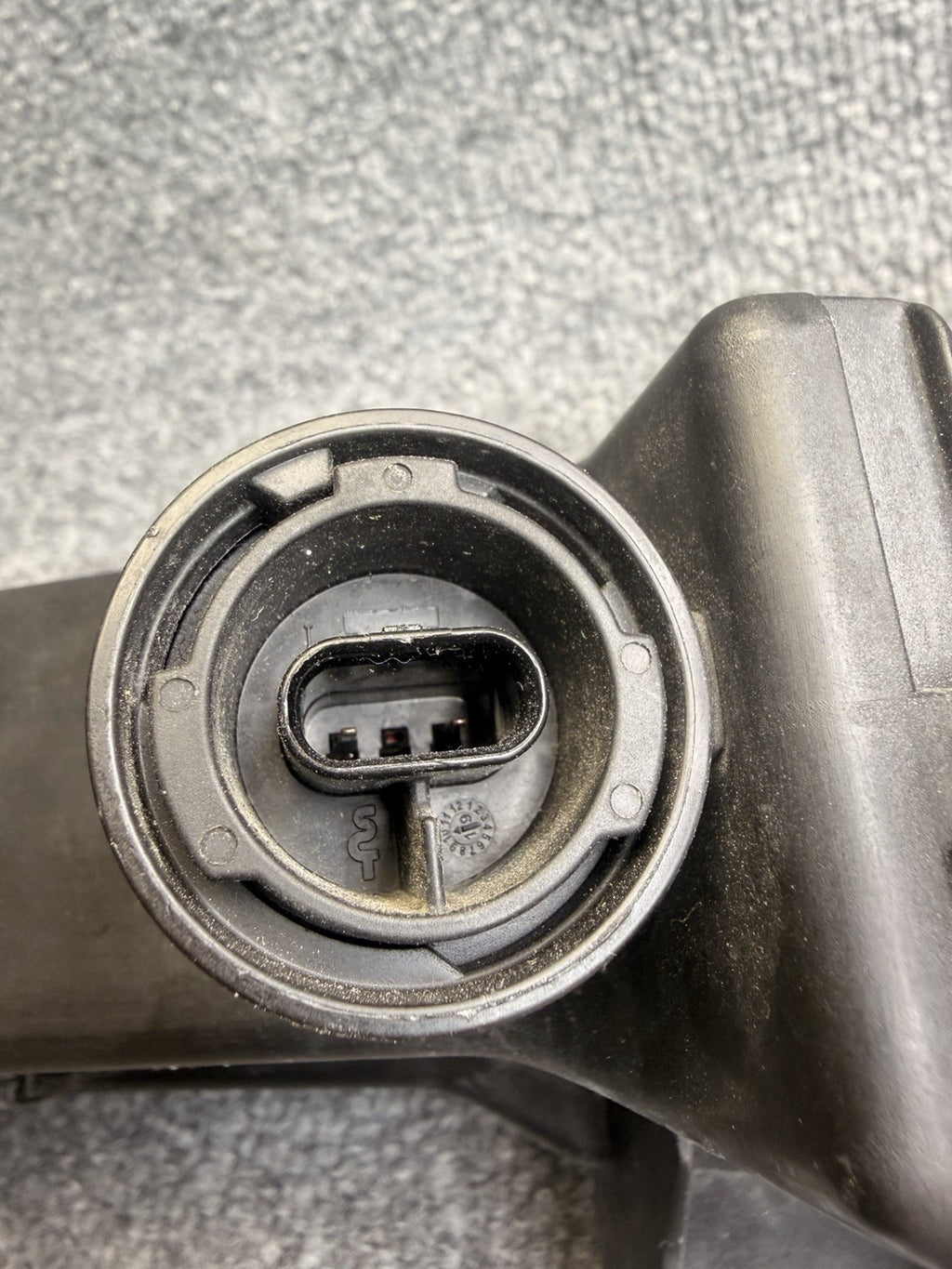 2017-2024 Tesla Model 3 / Y Front Right Hand Fog Light 2 Pin 1077390-00-F OEM