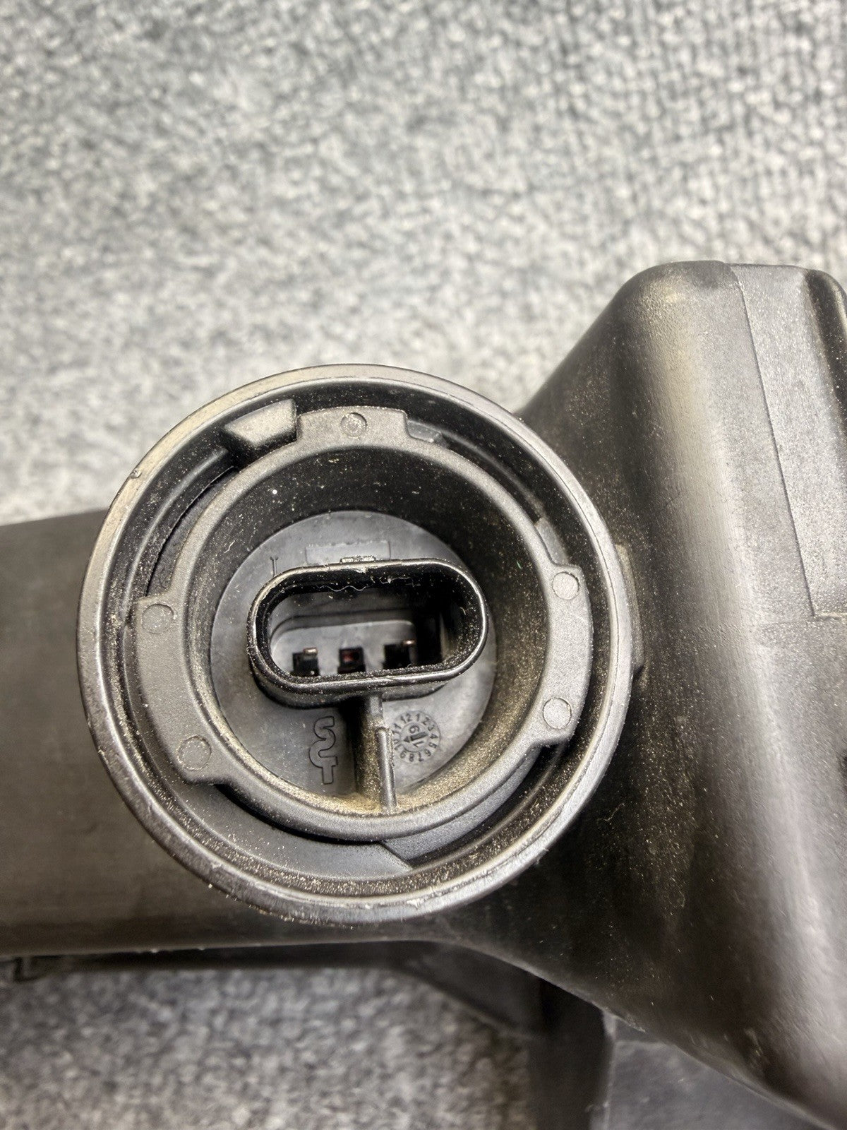 2017-2024 Tesla Model 3 / Y Front Right Hand Fog Light 2 Pin 1077390-00-F OEM