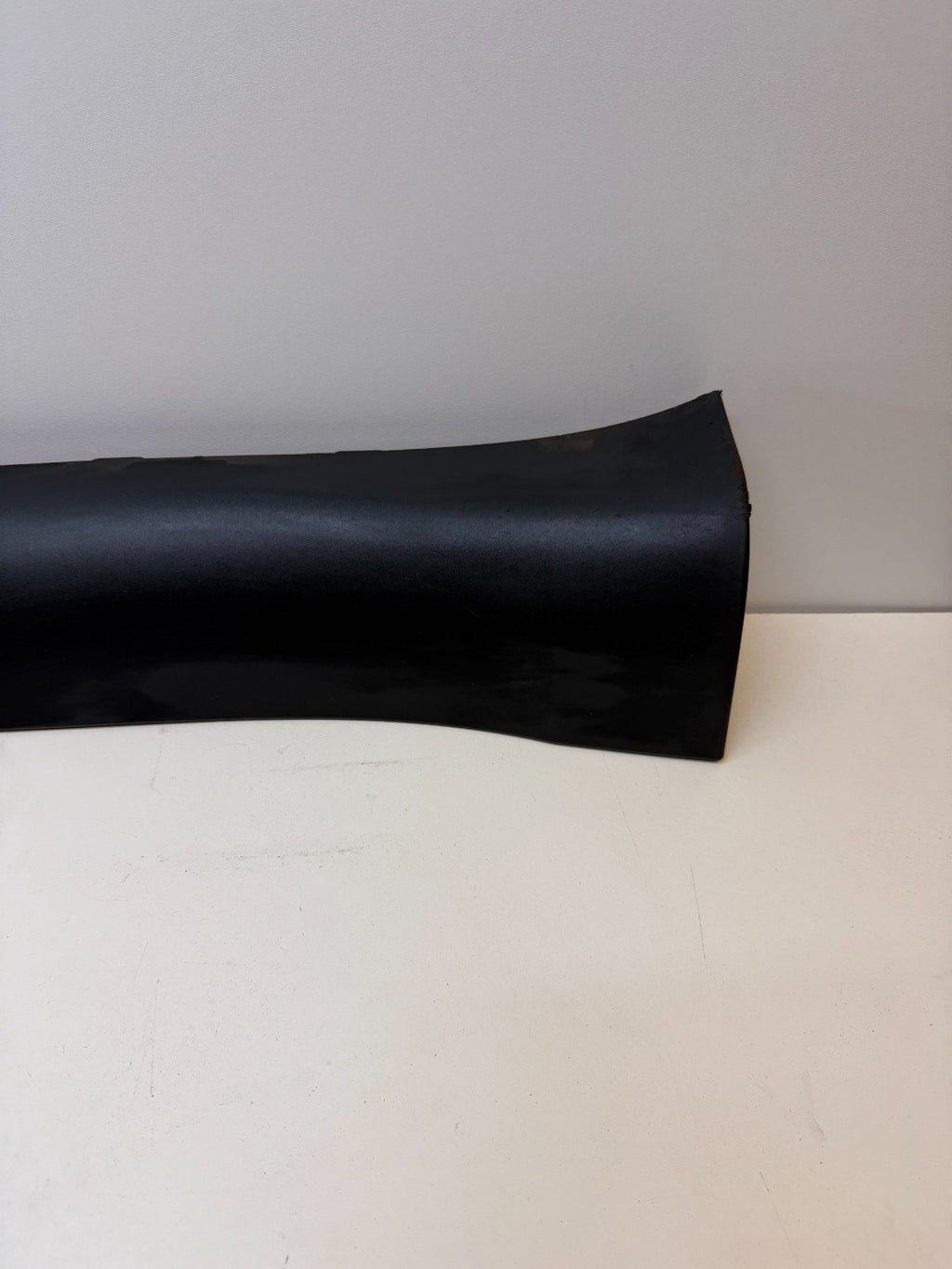 2020-2024 Tesla Model Y Right Side Molding Skirt Lower Rocker Cover 1497744-00-C