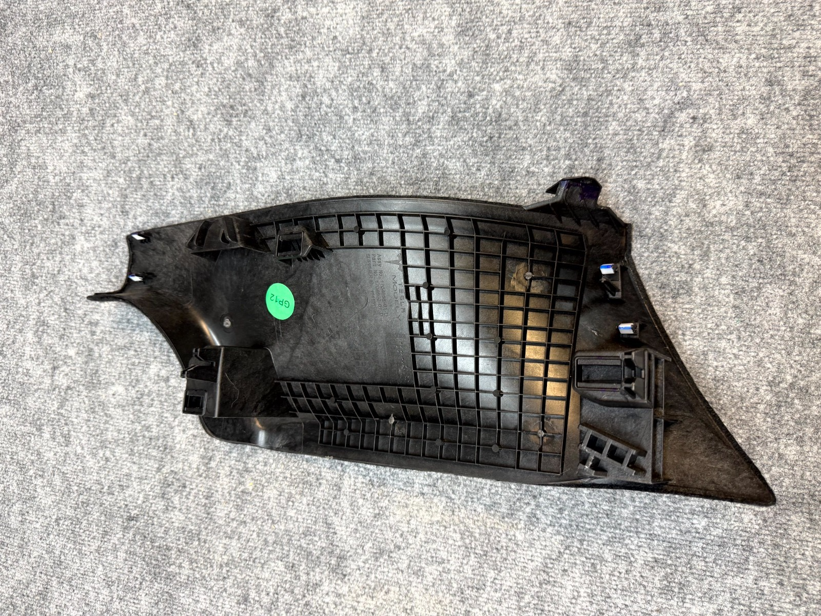 2020 - 2024 TESLA MODEL Y REAR LEFT C-PILLAR LOWER TRIM COVER OEM, 1704658-01-D