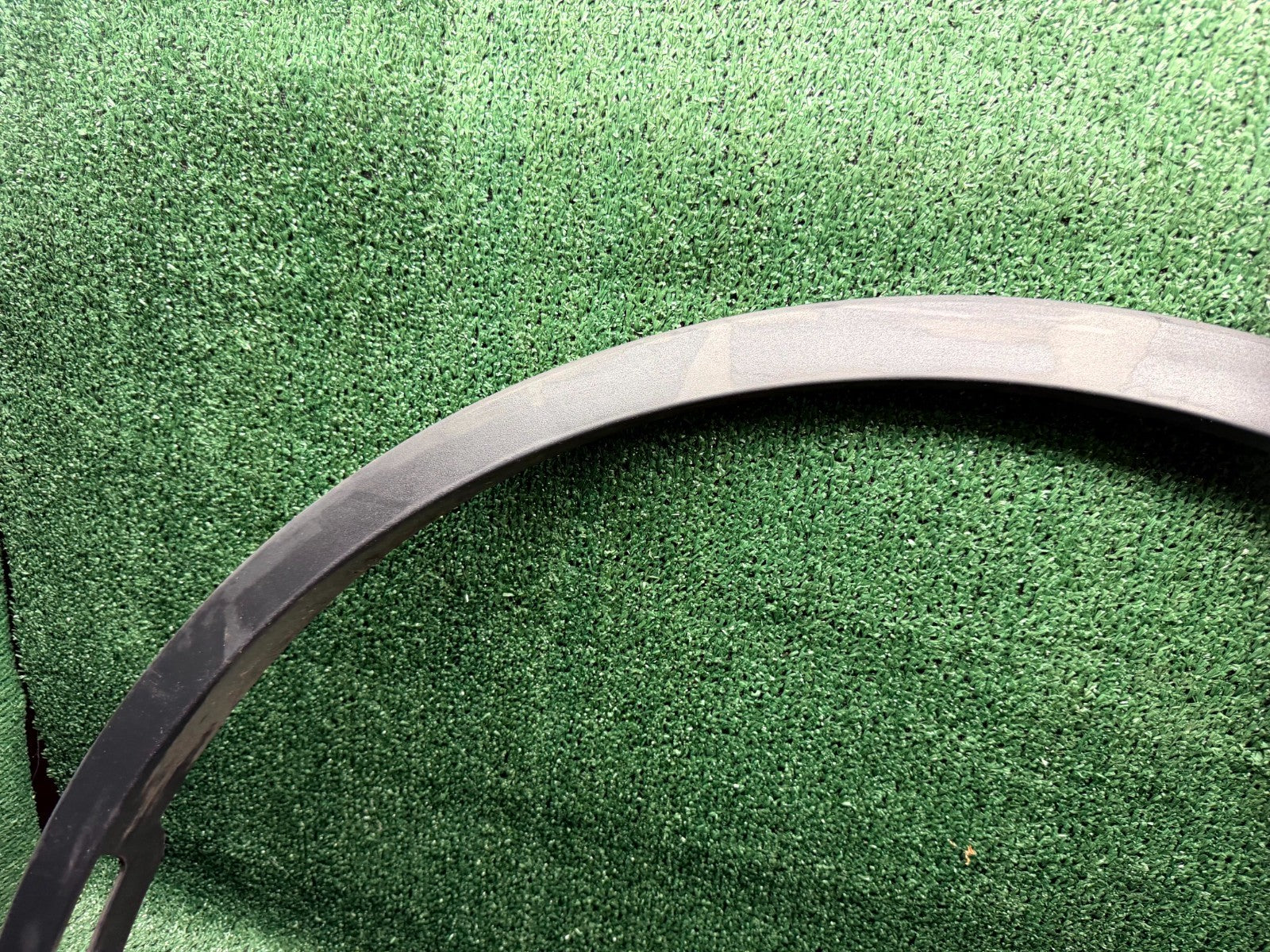♦️2020 - 2024 TESLA MODEL Y FRONT LEFT SIDE WHEEL FLARE GARNISH OEM 1494161-00-B