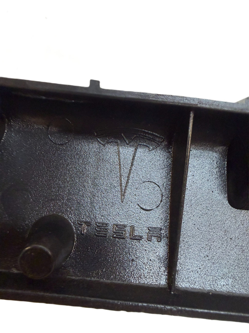 2016-25 Tesla Model X Driver Side Rocker Carrier Panel Trim Bracket 1046690-00-B