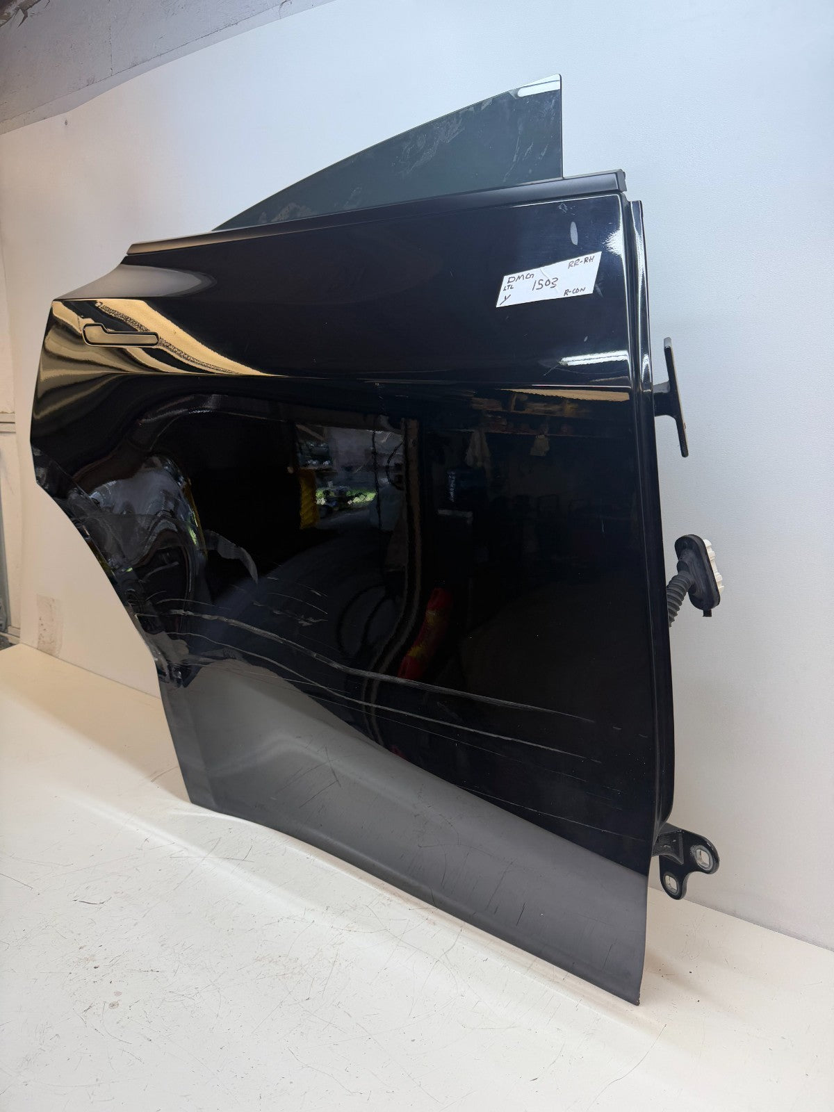 2016-2020 Tesla Model Y Rear Right Passenger Complete Door Assembly W/ Glass