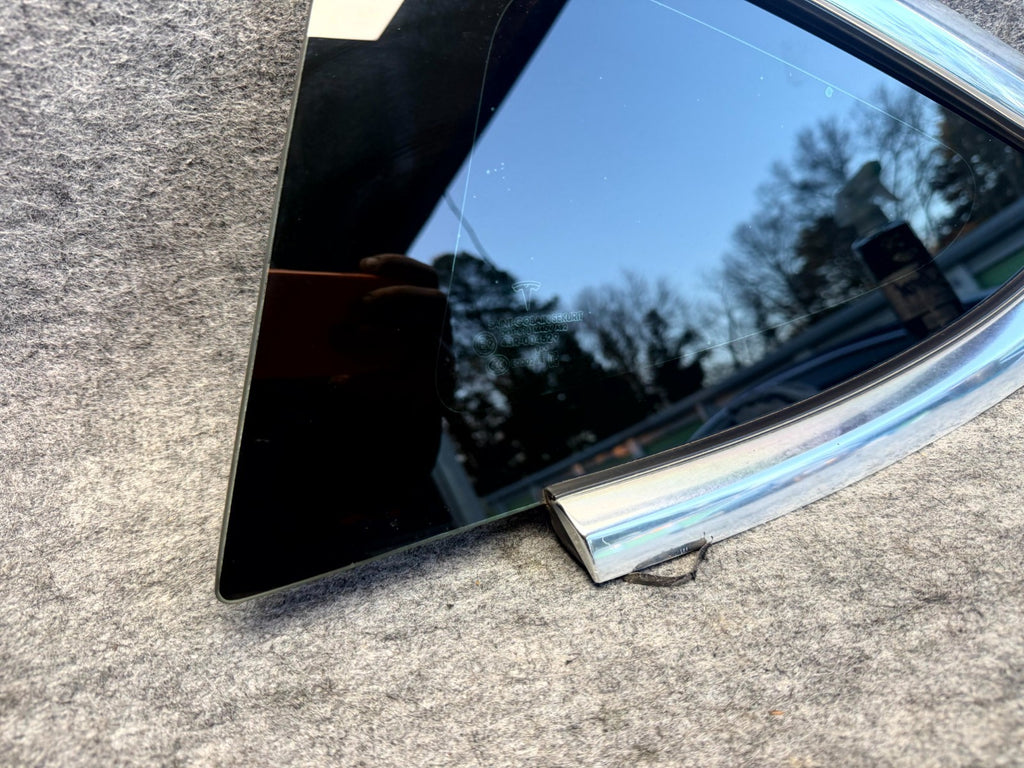 ♦️2017-2023 TESLA MODEL 3 REAR LEFT SIDE QUARTER WINDOW GLASS OEM, 1080703-00-G