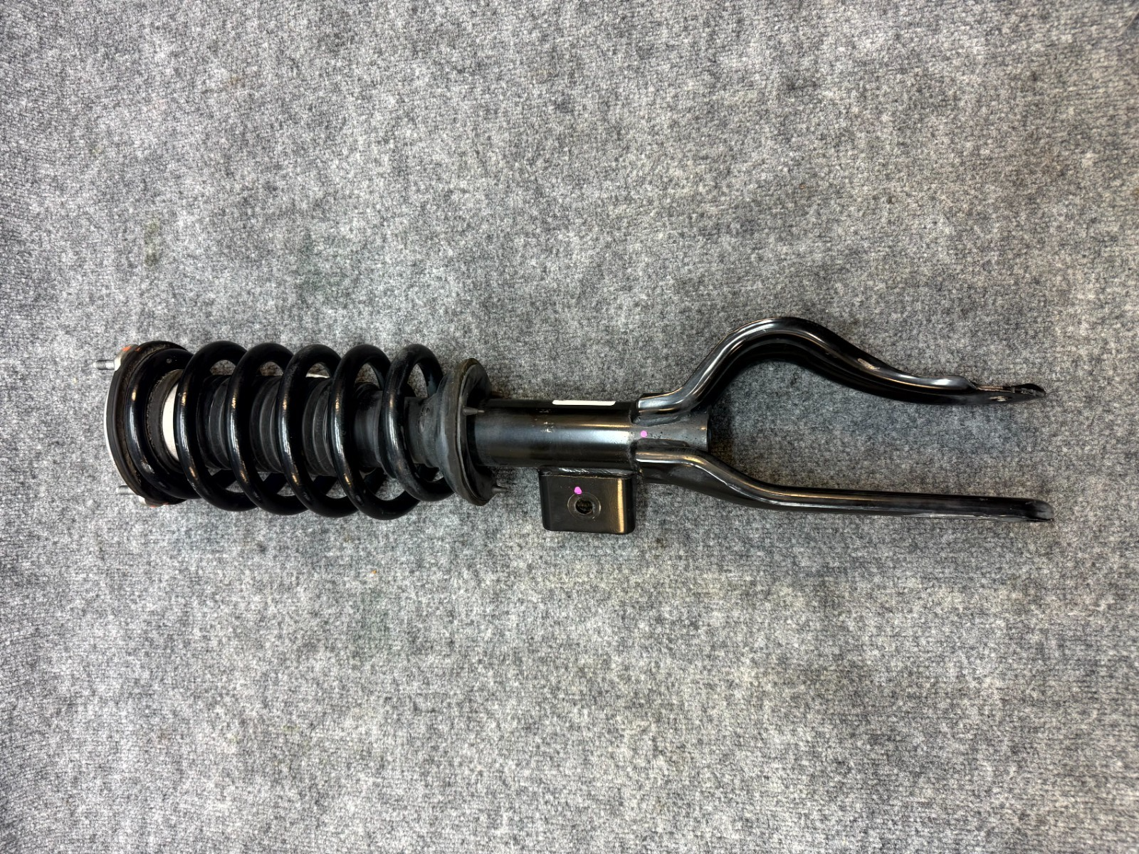 2020-2024 TESLA MODEL Y FRONT LEFT SIDE STRUT SHOCK ABSORBER OEM, 2288362-00-A