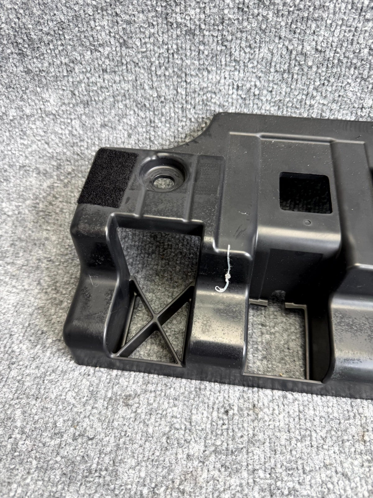 2017-2023 TESLA MODEL 3 REAR RIGHT TRUNK FLOOR SUPPORT BRACKET OEM, 1089617-00-D
