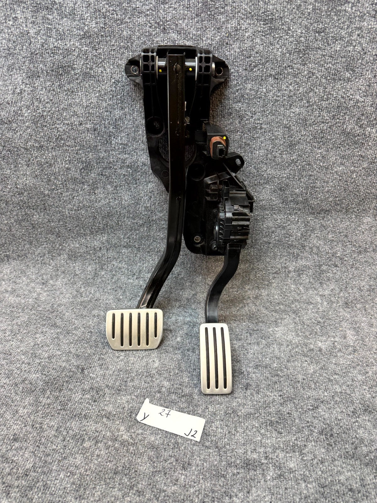 2020 - 2024 TESLA MODEL Y ACCELERATOR AND BRAKE PEDAL PAD ASSY OEM, 1188691-01-B