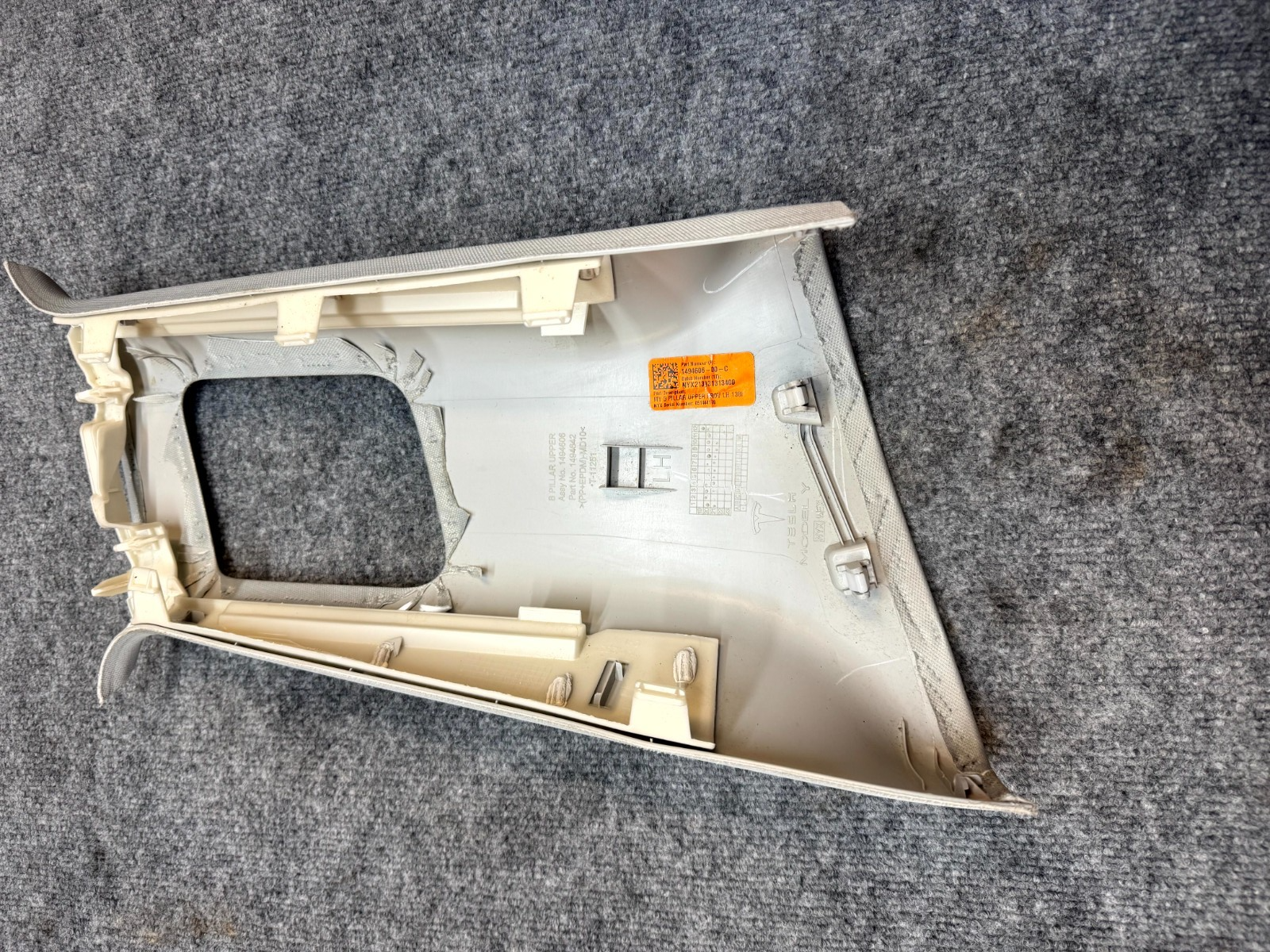 2020 - 2024 TESLA MODEL Y LEFT SIDE B-PILLAR UPPER TRIM COVER OEM, 1494606-00-C