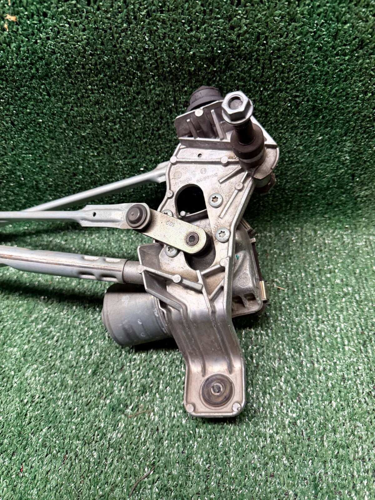 ♦️2020–2024 TESLA MODEL Y FRONT WINDSHIELD WIPER LINKAGE MOTOR OEM, 1490242-00-A