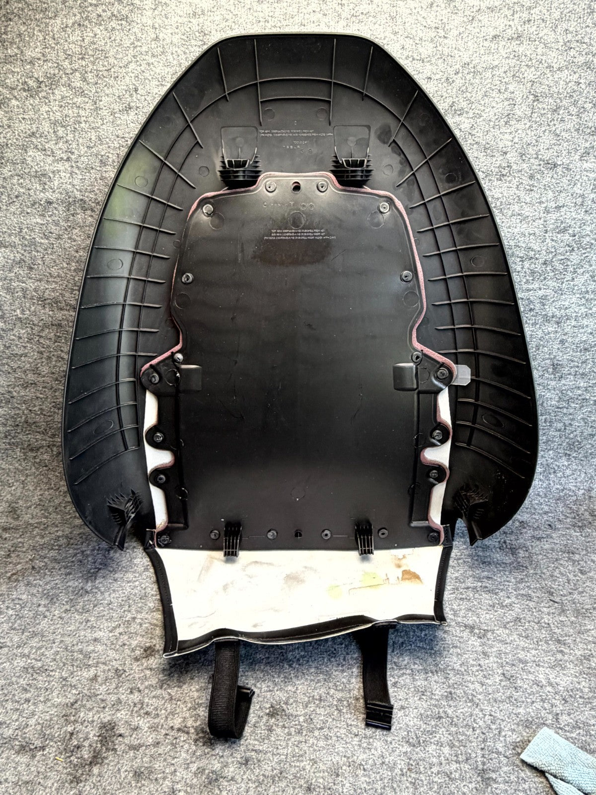 ♦️2017-2023 TESLA MODEL 3 FRONT LEFT SIDE SEAT BACK SHELL COVER OEM, 108896600A