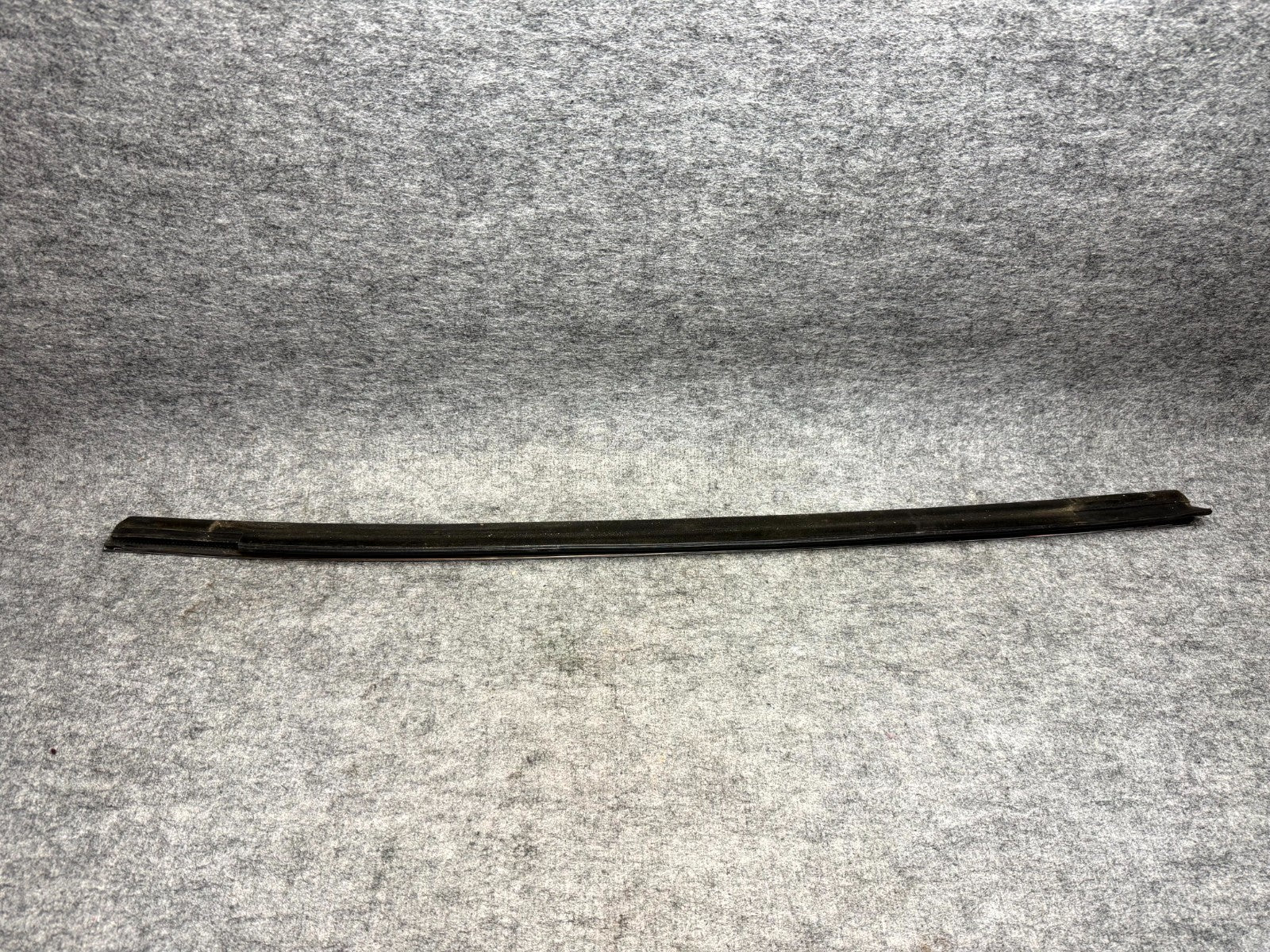 ♦️12-20 TESLA MODEL S REAR LEFT SIDE DOOR CHROME BELT MOLDING OEM, 1038395-80-A
