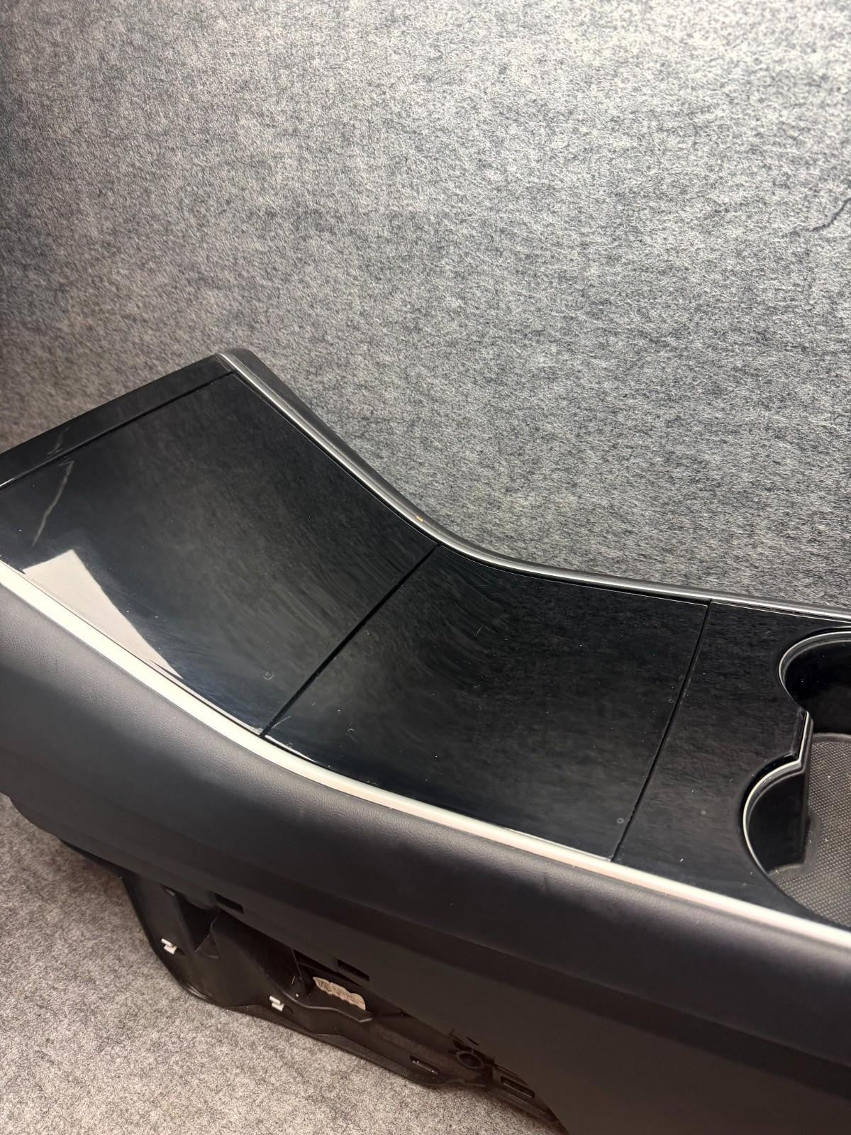 ♦️17-23 TESLA MODEL 3 CENTER CONSOLE ARMREST STORAGE COMPLETE OME, 1137427-00-E