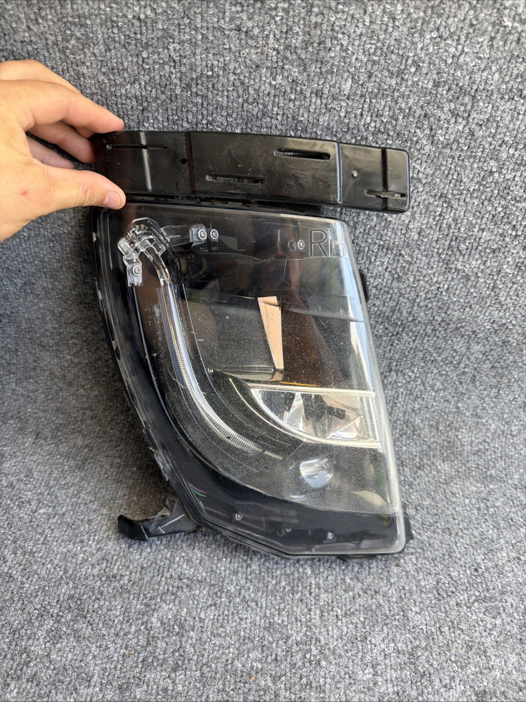 TESLA MODEL S FOG LIGHT RIGHT PASSENGER 2016 2017 2018 2019 2020 6005914-00-F