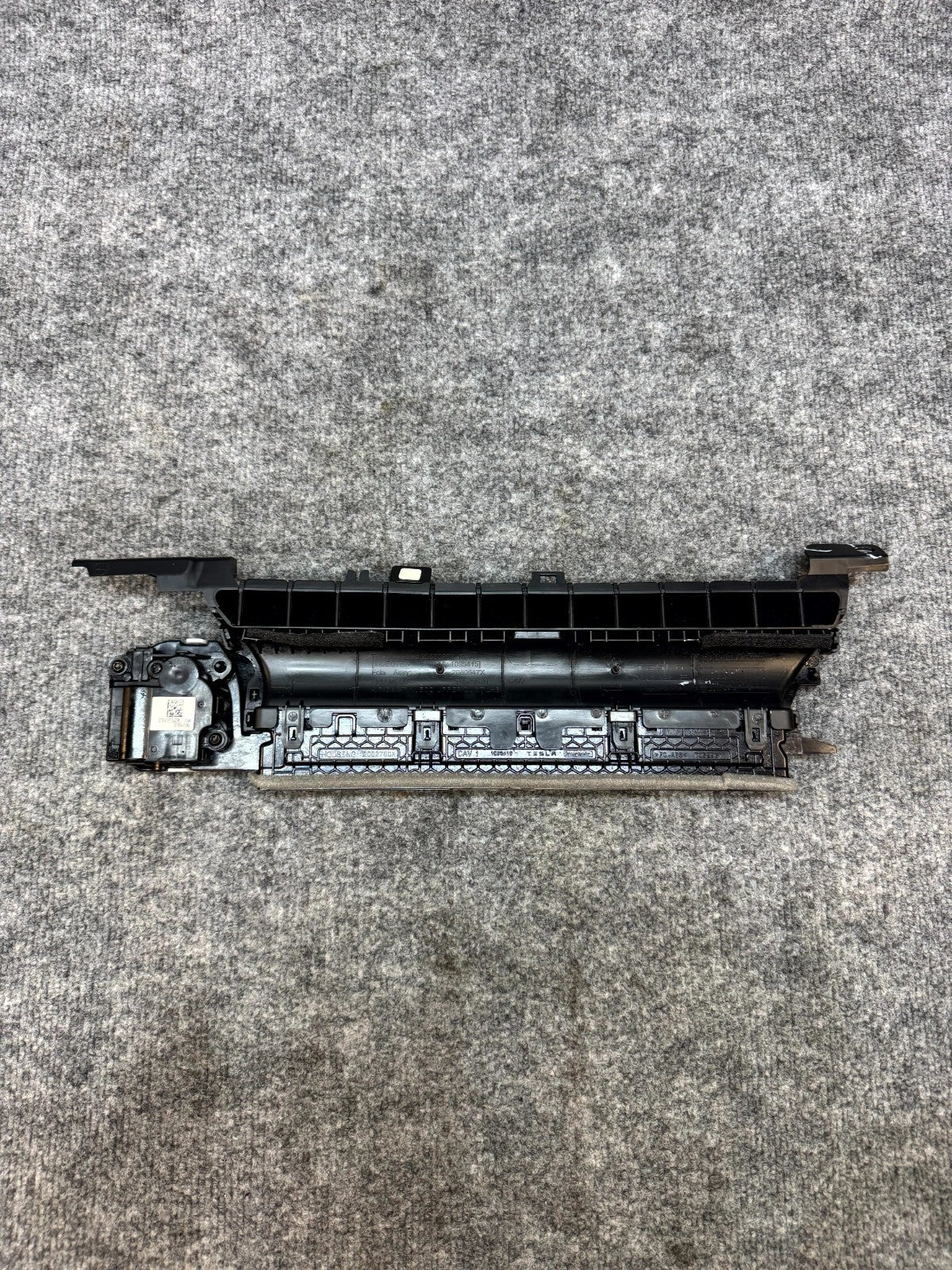 2017–2023 TESLA MODEL 3 FRONT LEFT AIR VENT GRILLE COVER TRIM OEM, 1083320-00-G