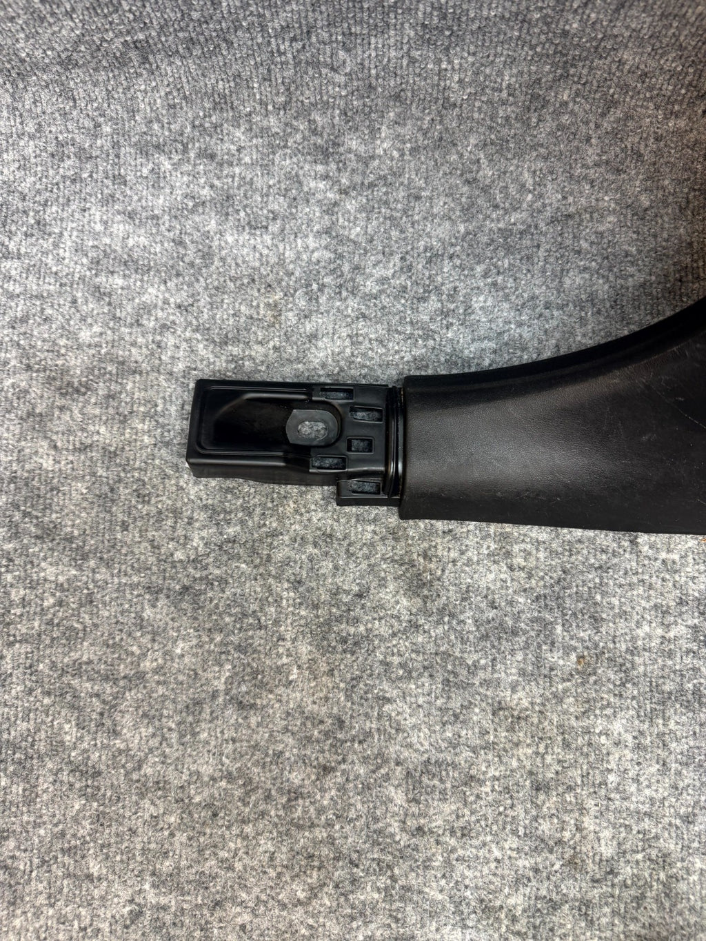 20-24 TESLA MODEL Y LEFT SIDE B-PILLAR LOWER COVER TRIM PANEL OEM, 1494623-00-F