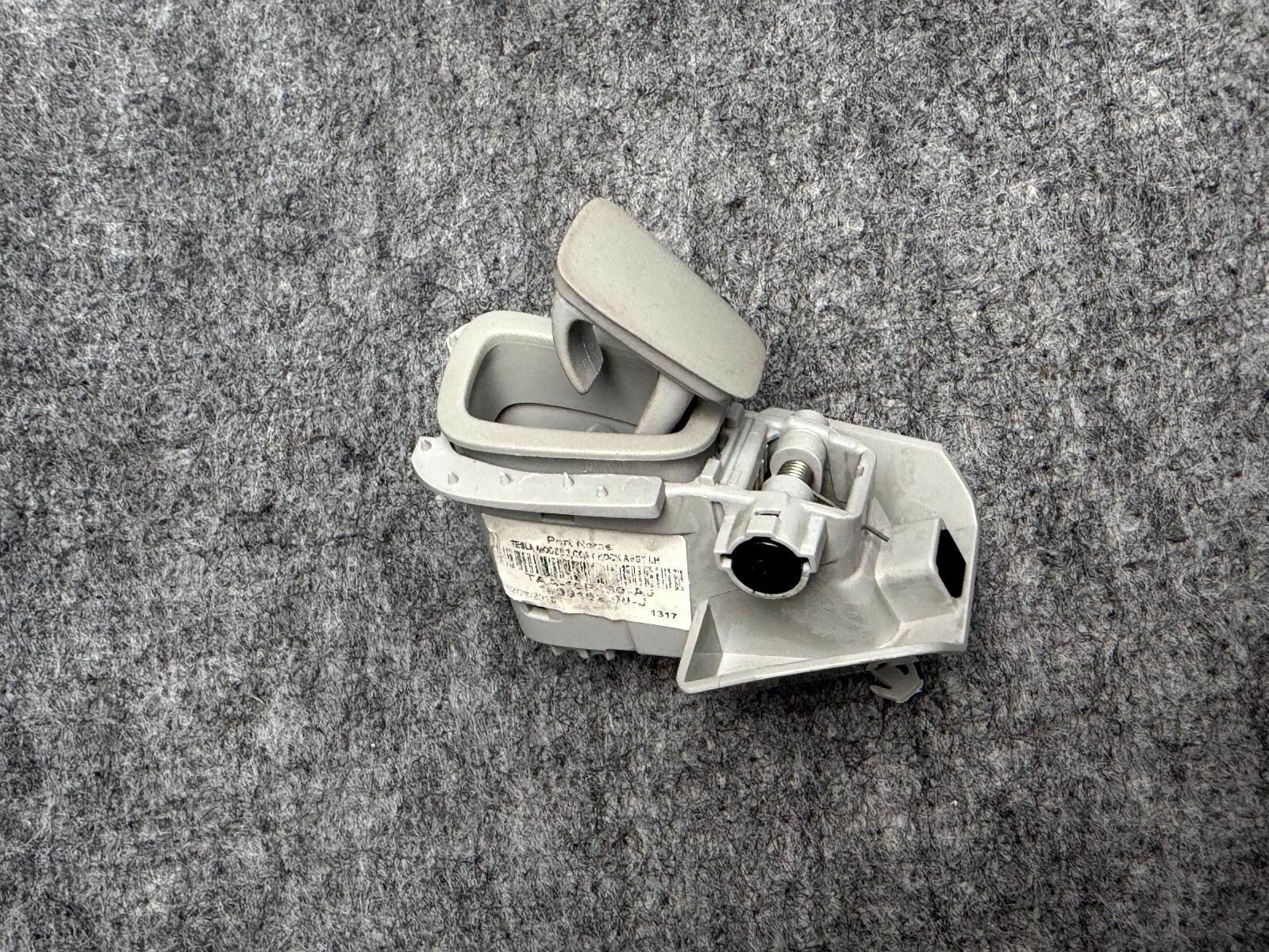 ♦️17–23 TESLA MODEL 3 REAR LEFT ROOF COAT HOOK HANGER BRACKET OEM, 1099162-00-J