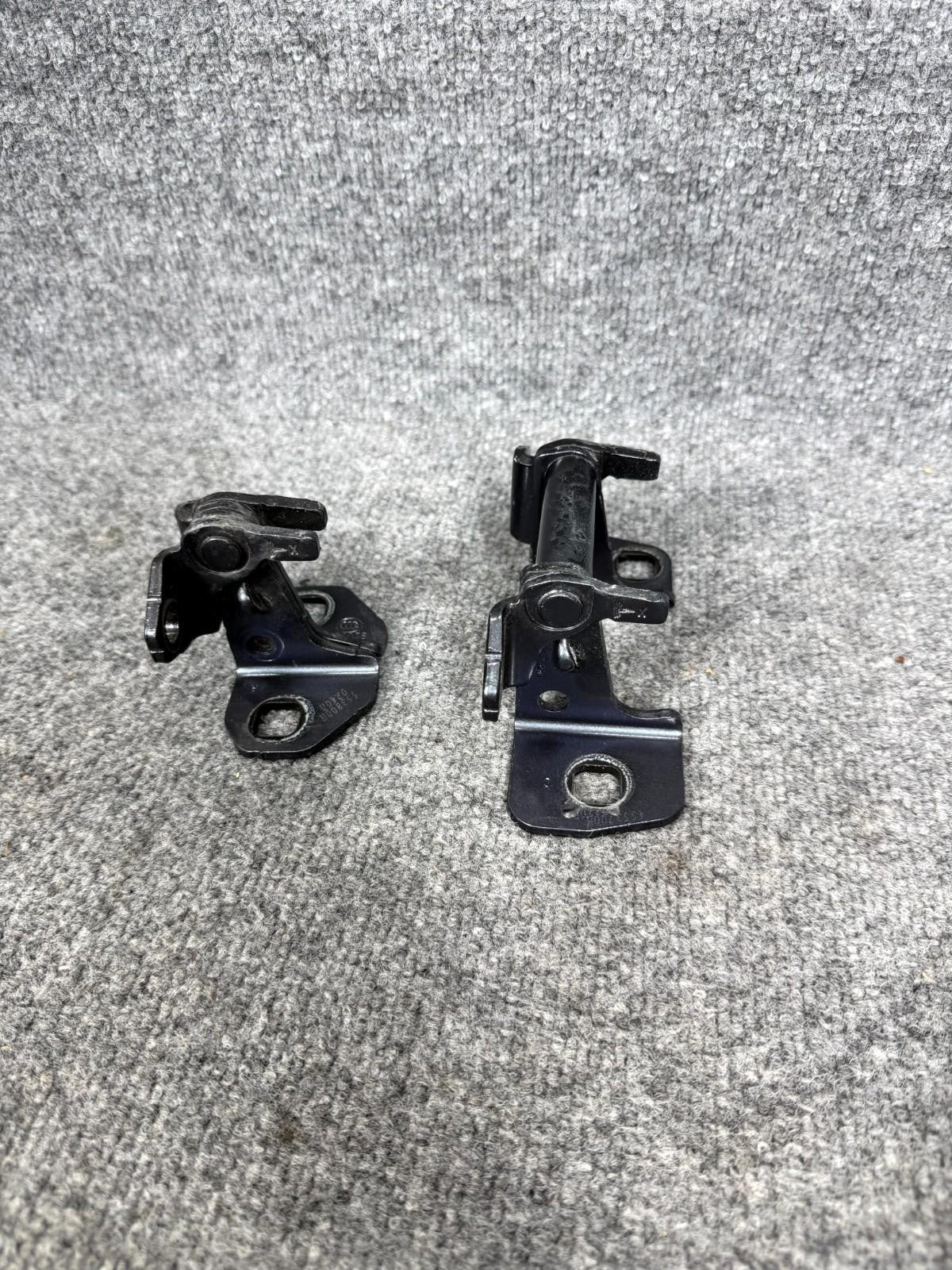 2016-2020 Tesla Model S Front Right Passenger Side Door Hinge OEM, 6009549-00-E