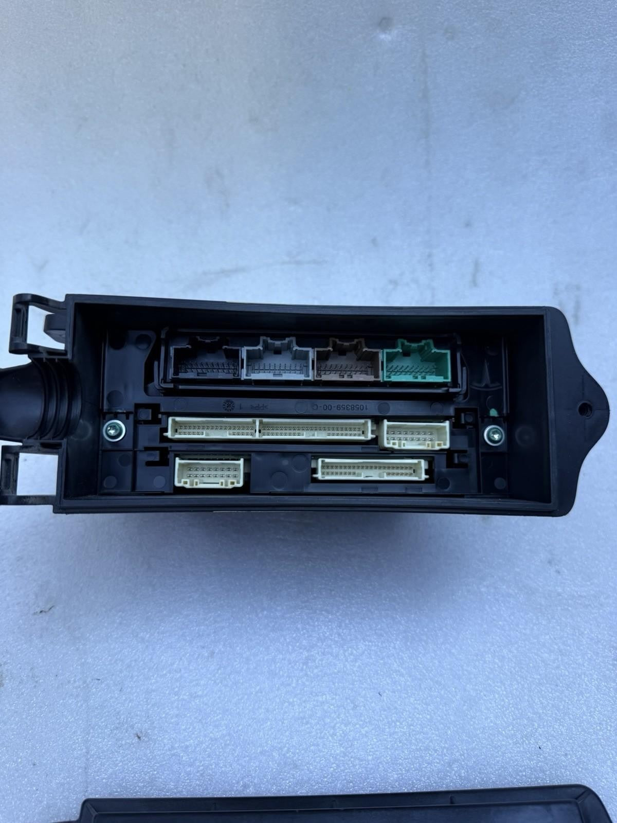 ♦️ 2016 - 2020 TESLA MODEL X FRONT BODY COMFORT CONTROL MODULE OEM, 1535152-00-E