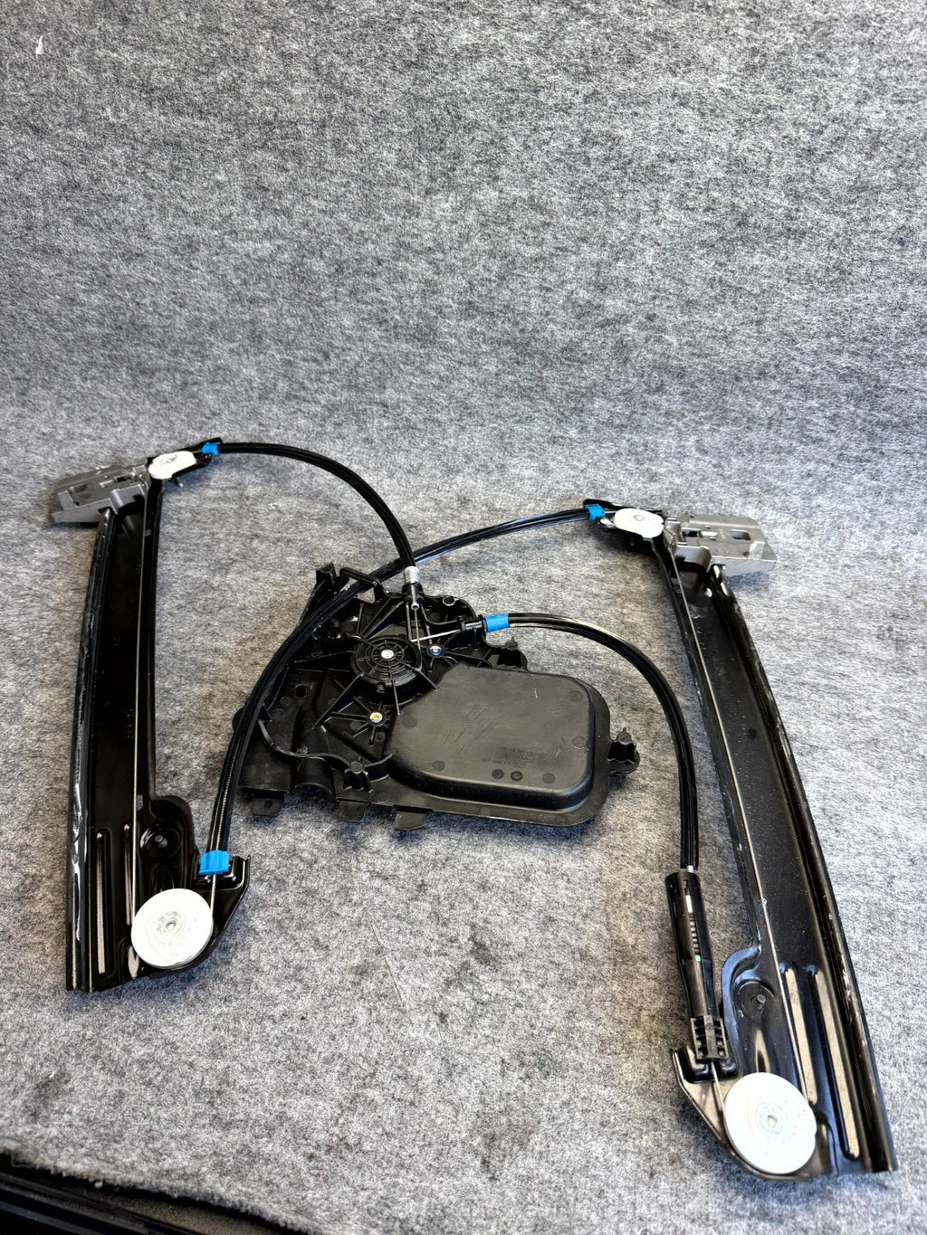 ♦️17-23 TESLA MODEL 3 FRONT RIGHT DOOR WINDOW REGULATOR W/ MOTOR OEM, 109662100L