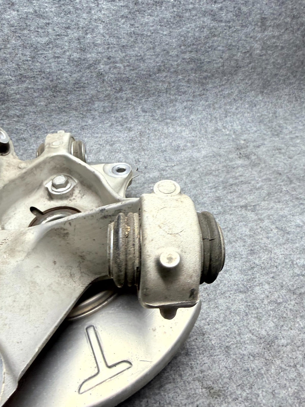 ♦️17-23 TESLA MODEL 3 REAR RIGHT SIDE SPINDLE KNUCKLE WHEEL HUB OEM, 104441600F