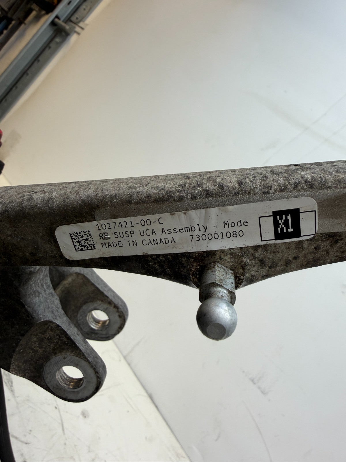 2016–2020 Tesla Model X Rear Right Suspension Knuckle Assembly w/ CV Axle OEM