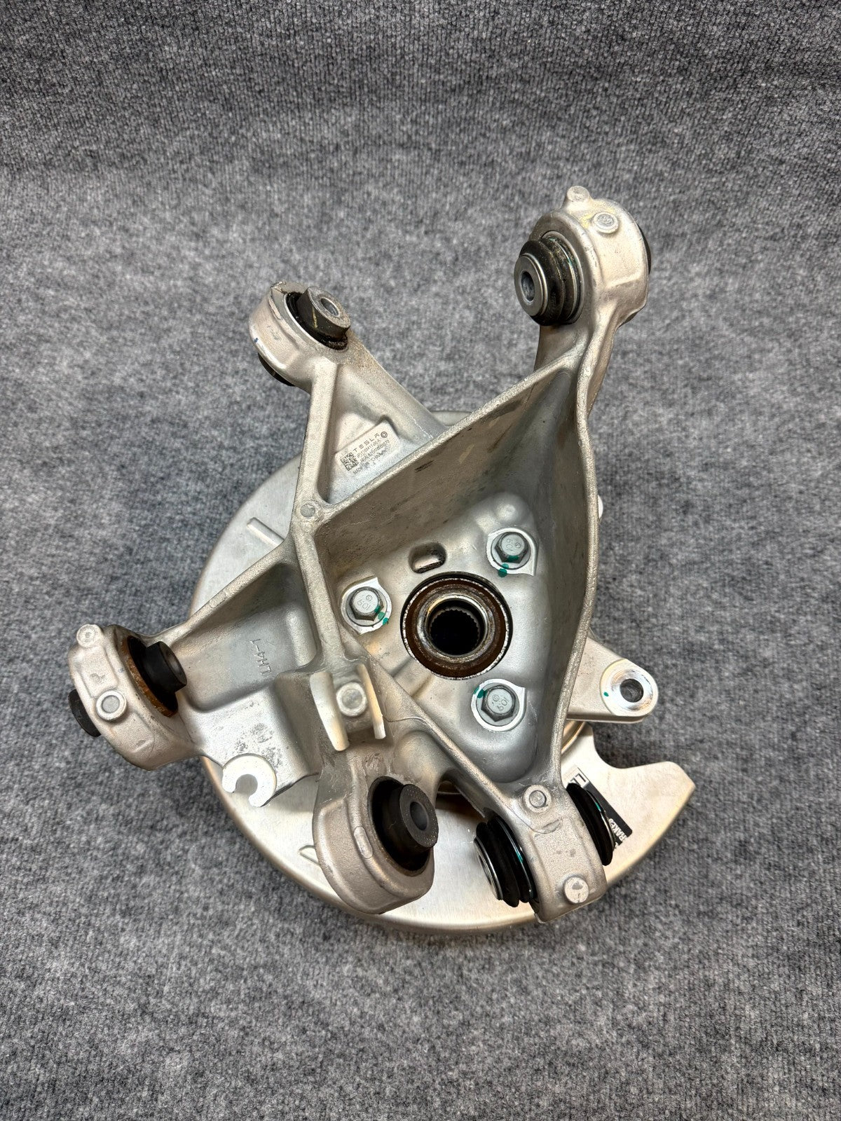 2020-2024 TESLA MODEL Y REAR LEFT SPINDLE KNUCKLE HUB & SHIELD OEM, 1188411-00-F