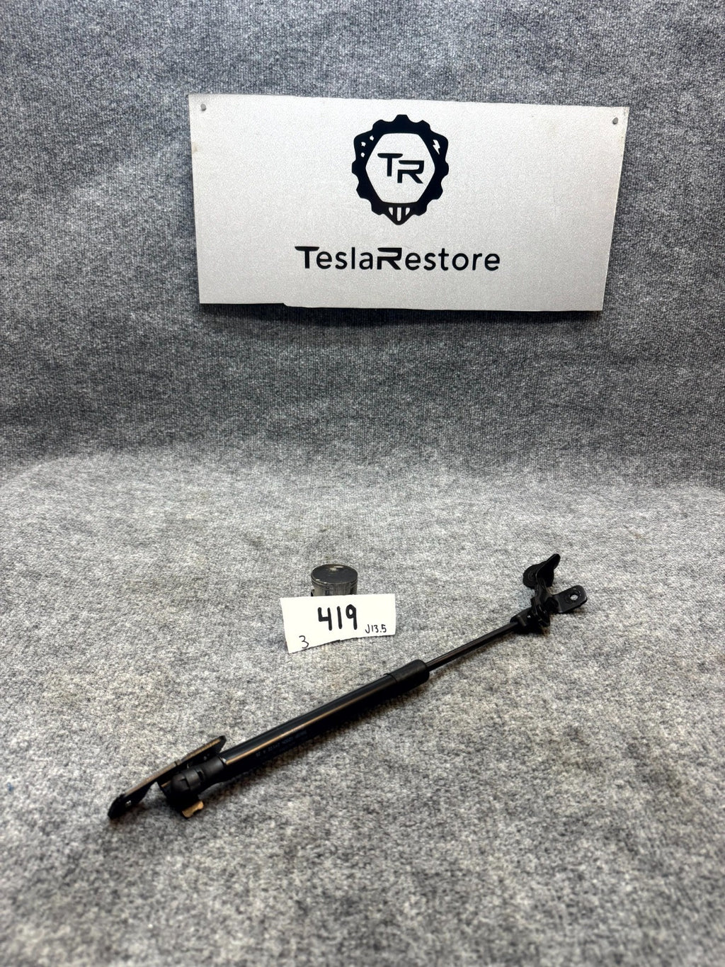 2017‑2023 TESLA MODEL 3 FRONT LH/RH HOOD STRUT SUPPORT BRACKET OEM, 1091472-00-B