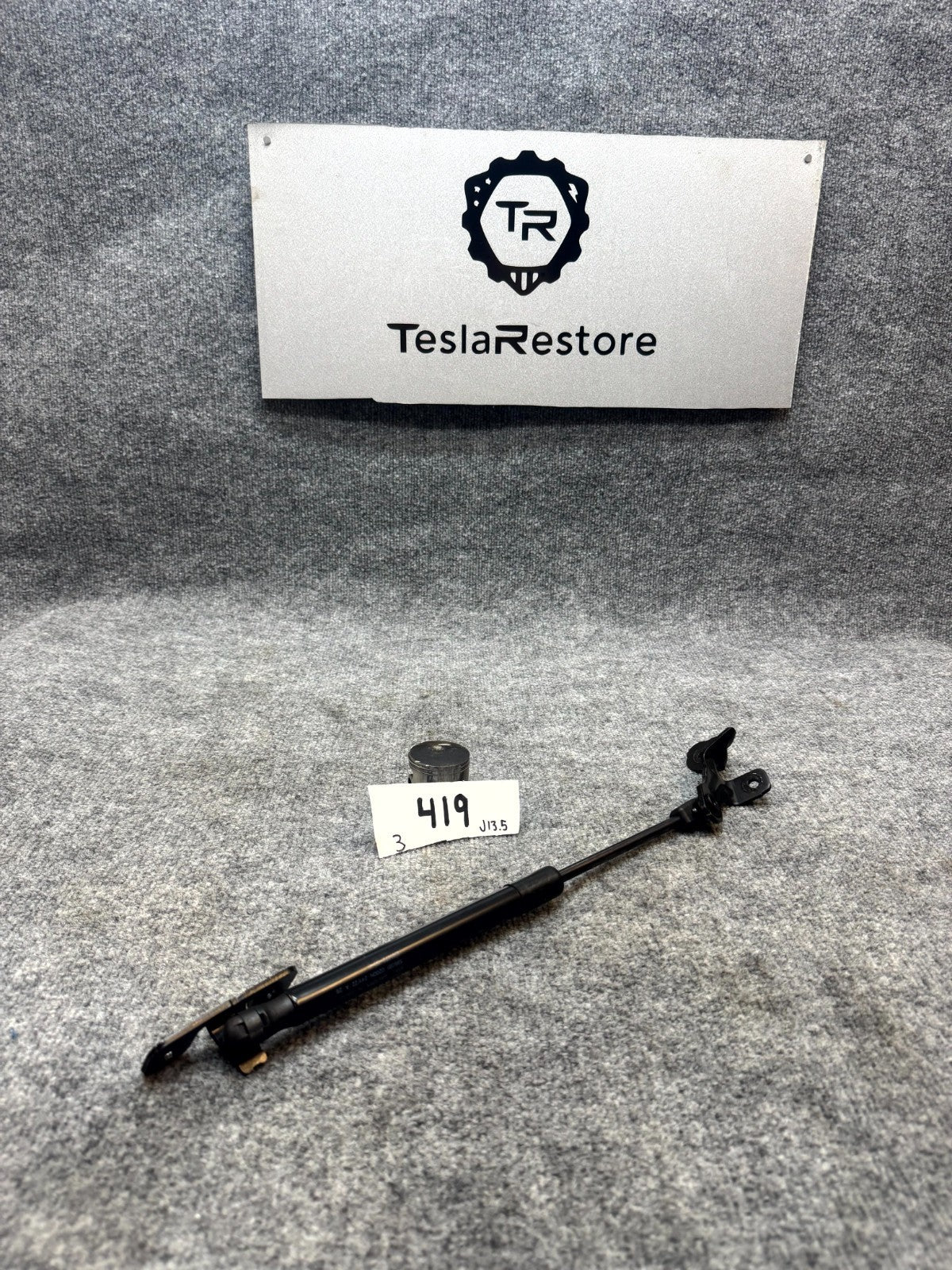 2017‑2023 TESLA MODEL 3 FRONT LH/RH HOOD STRUT SUPPORT BRACKET OEM, 1091472-00-B
