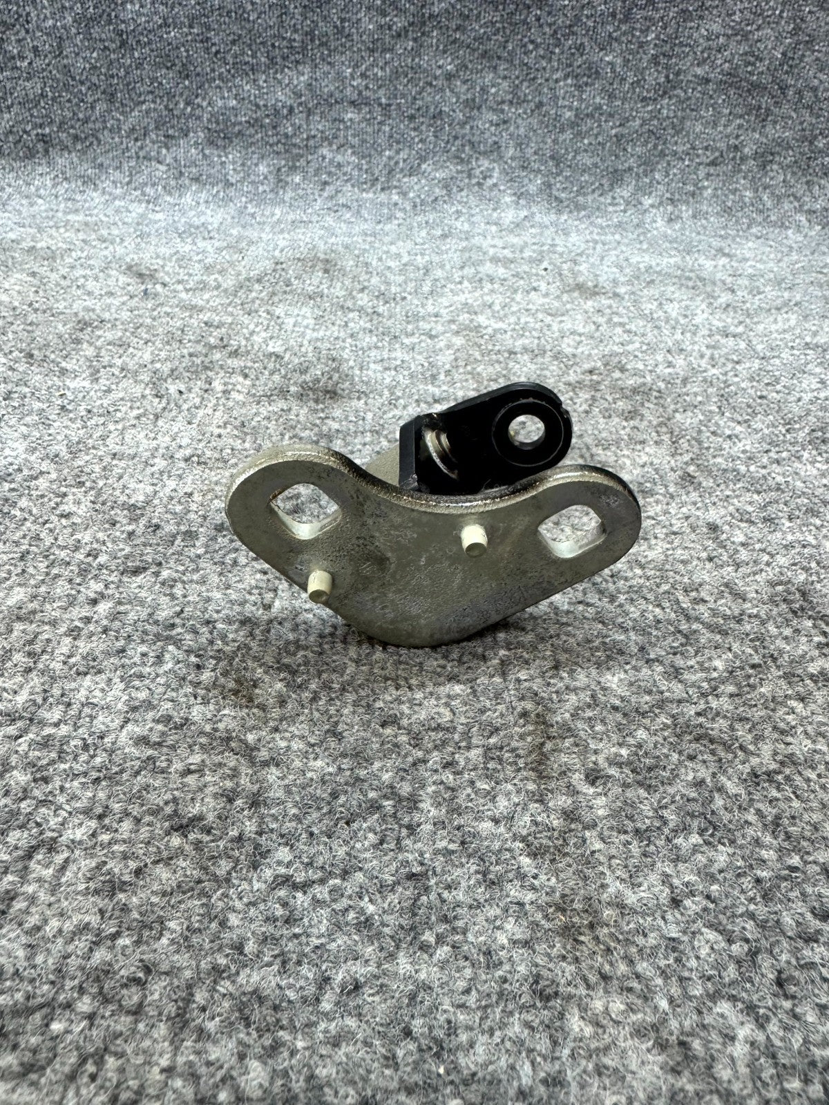 2020-2024 TESLA MODEL Y FRONT RIGHT PASSENGER SIDE DOOR HINGE OEM, 1626075-00-C