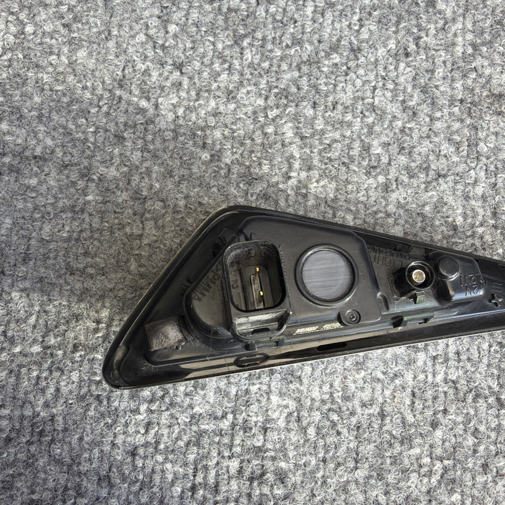17-23 TESLA MODEL 3/Y LEFT FENDER TURN SIGNAL REPEATER CAMERA OEM 1125106-77-E