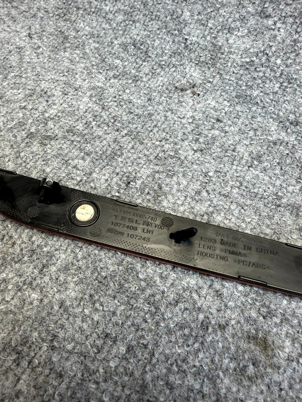 2017-2023 TESLA MODEL 3 REAR LEFT SIDE BUMPER REFLECTOR LIGHT OEM, 1077406-00-F