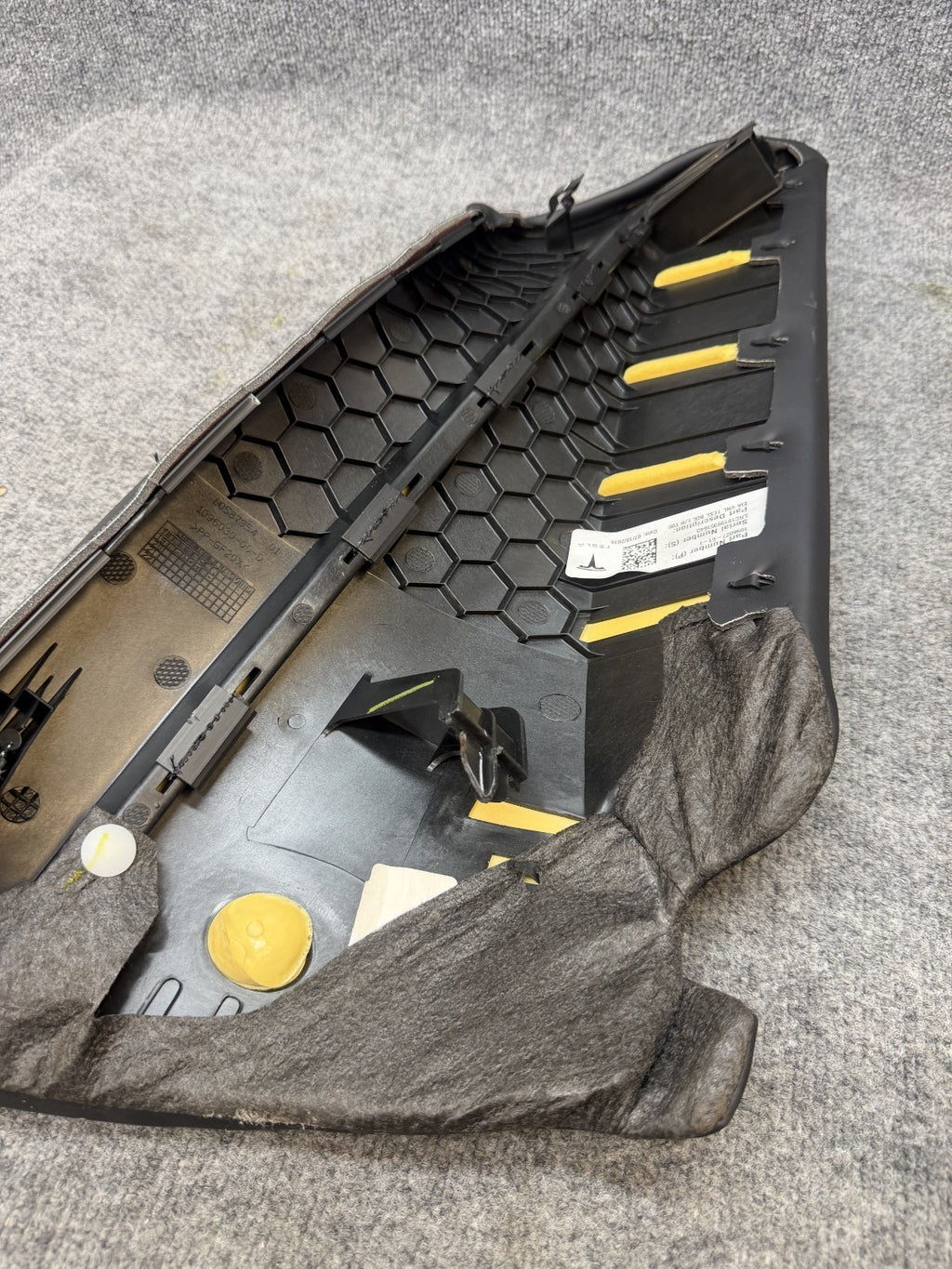2020 - 2024 TESLA MODEL Y REAR LEFT SIDE SEAT BOLSTER CUSHION OEM, 1096027-61-I