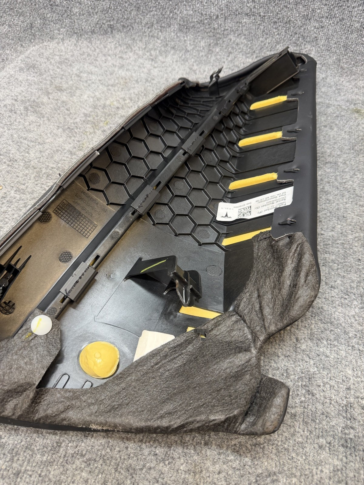 2020 - 2024 TESLA MODEL Y REAR LEFT SIDE SEAT BOLSTER CUSHION OEM, 1096027-61-I