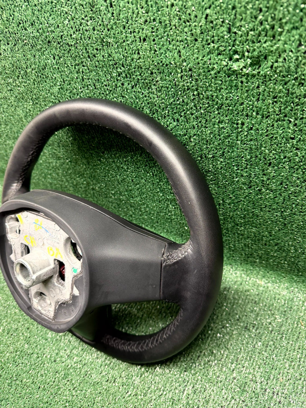 ♦️2020-2025 TESLA MODEL Y LEFT SIDE STEERING WHEEL LEATHER OEM, 1490214-00-B