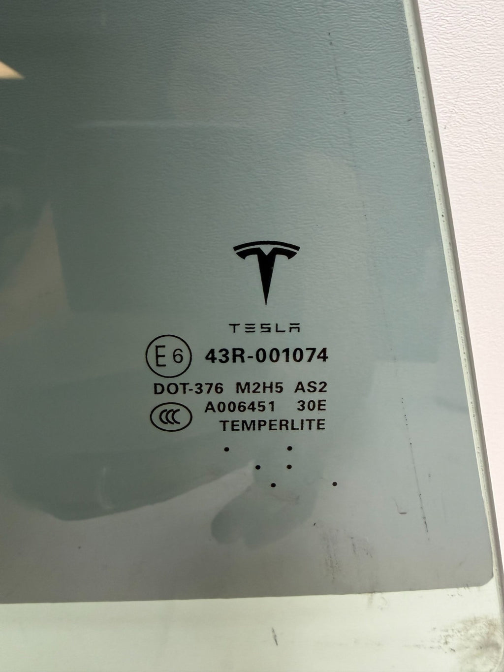 2012-2020 Tesla Model S Rear Passenger Side Door Window Glass 43R-001074