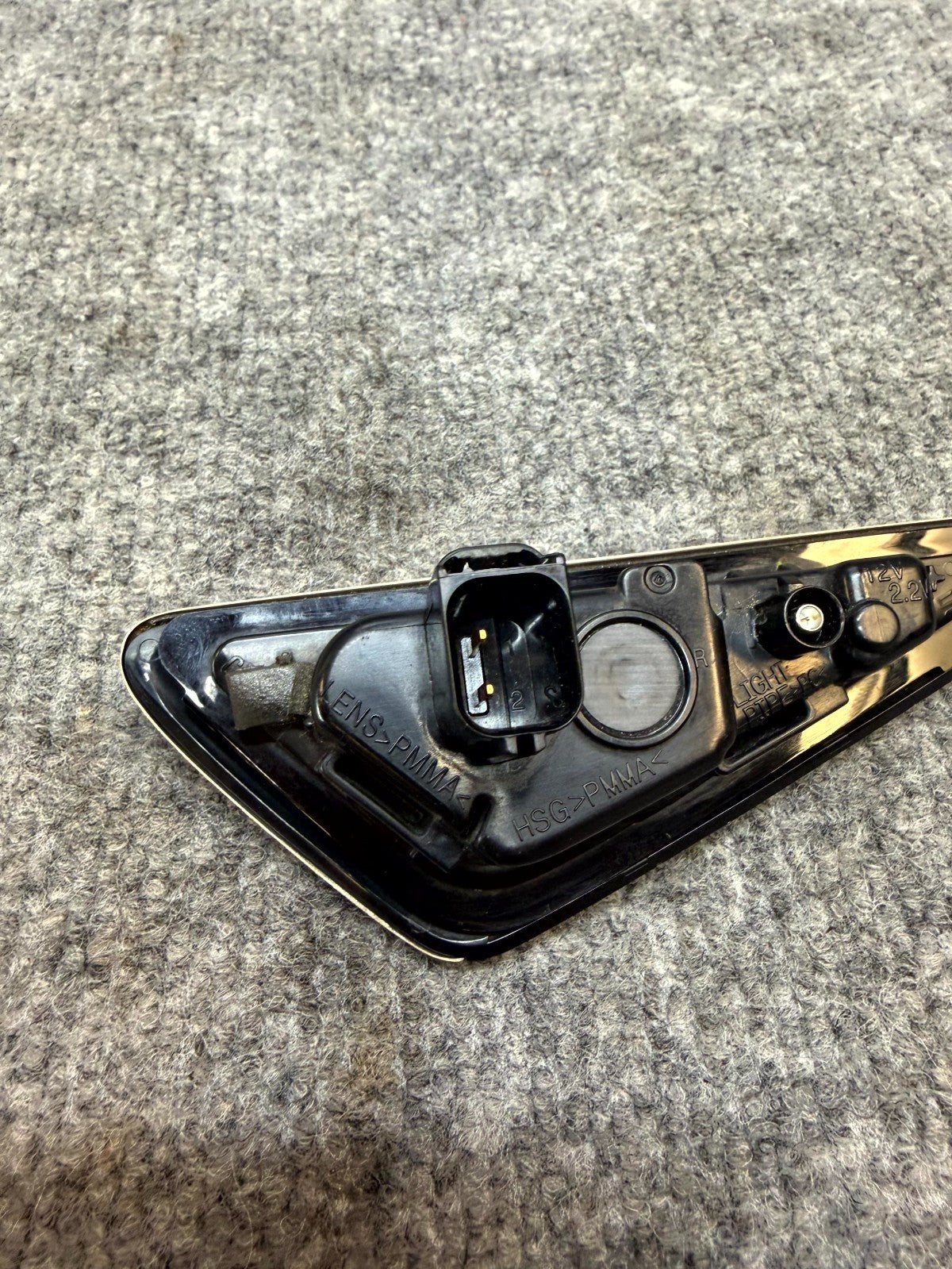 2017–2020 TESLA MODEL 3 RIGHT SIDE FENDER CAMERA SIGNAL OEM, 1125107-77-E