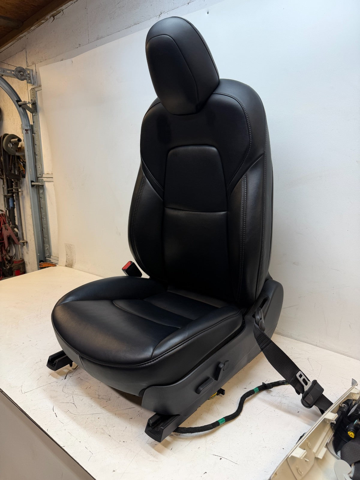 2020-23 Tesla Model 3 Front Left Driver Side 1st Row Seat Black 1456942-00-C