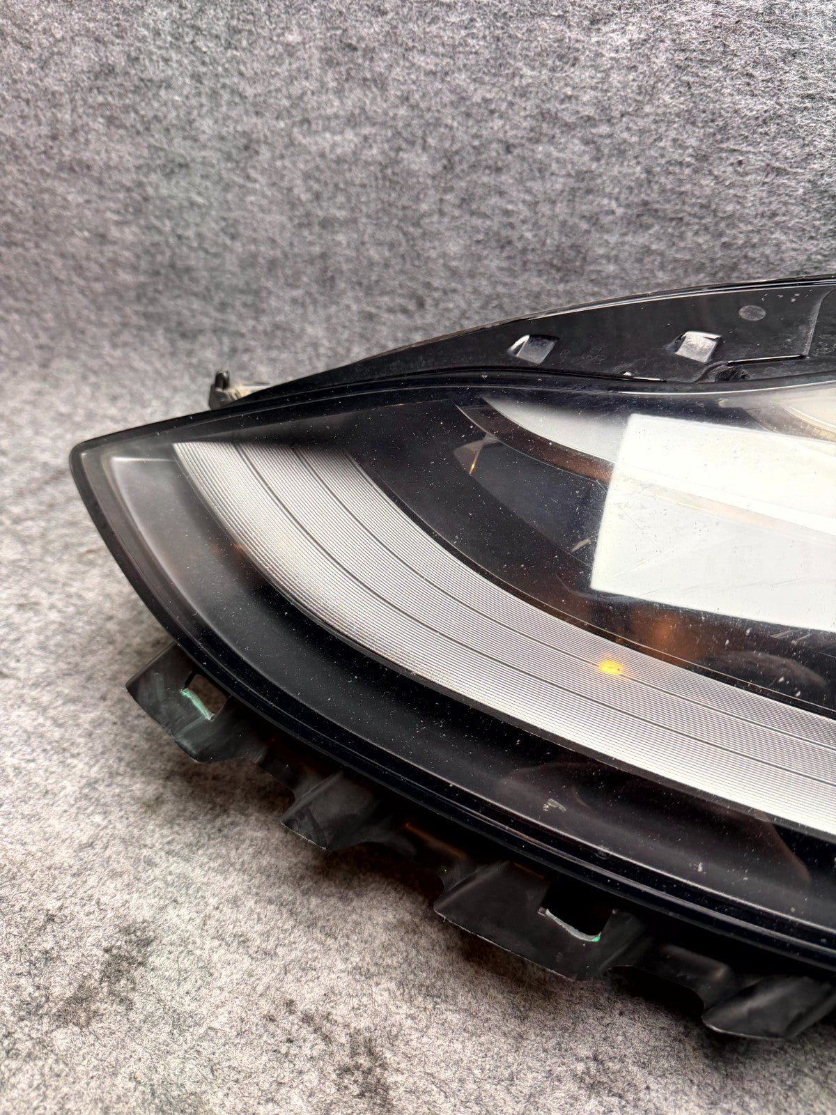 ♦️2021–2023 TESLA MODEL 3 FRONT LEFT SIDE HEADLIGHT ASSEMBLY OEM, 1514952-00-C