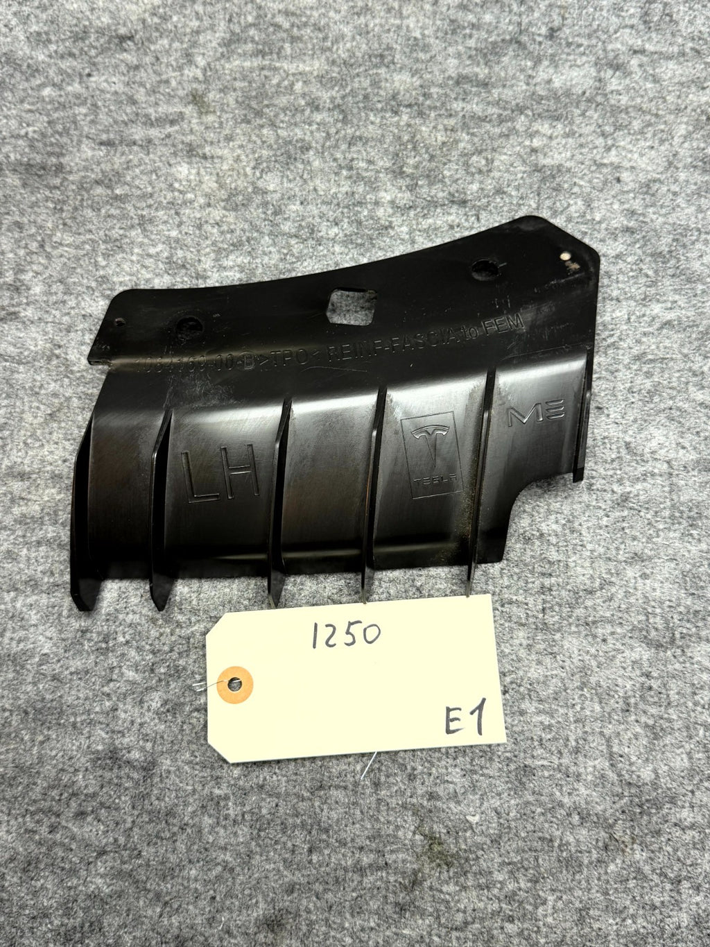 ♦️17-23 TESLA MODEL 3 FRONT LEFT UPPER BUMPER SUPPORT BRACKET OEM, 1084169-00-B